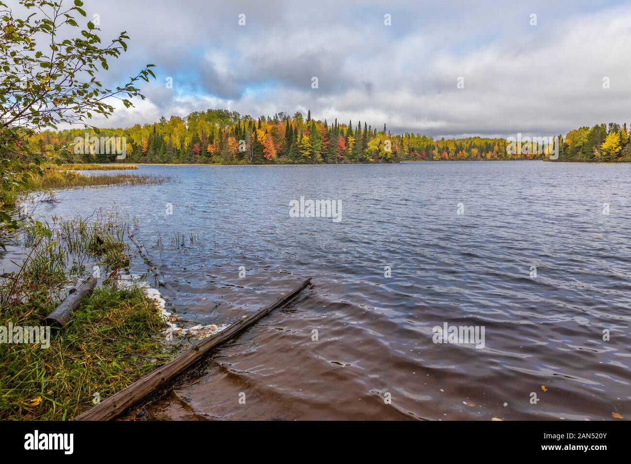 Herbst am See in der chequamegon National Forest im Norden Wisconisn. Stockfoto