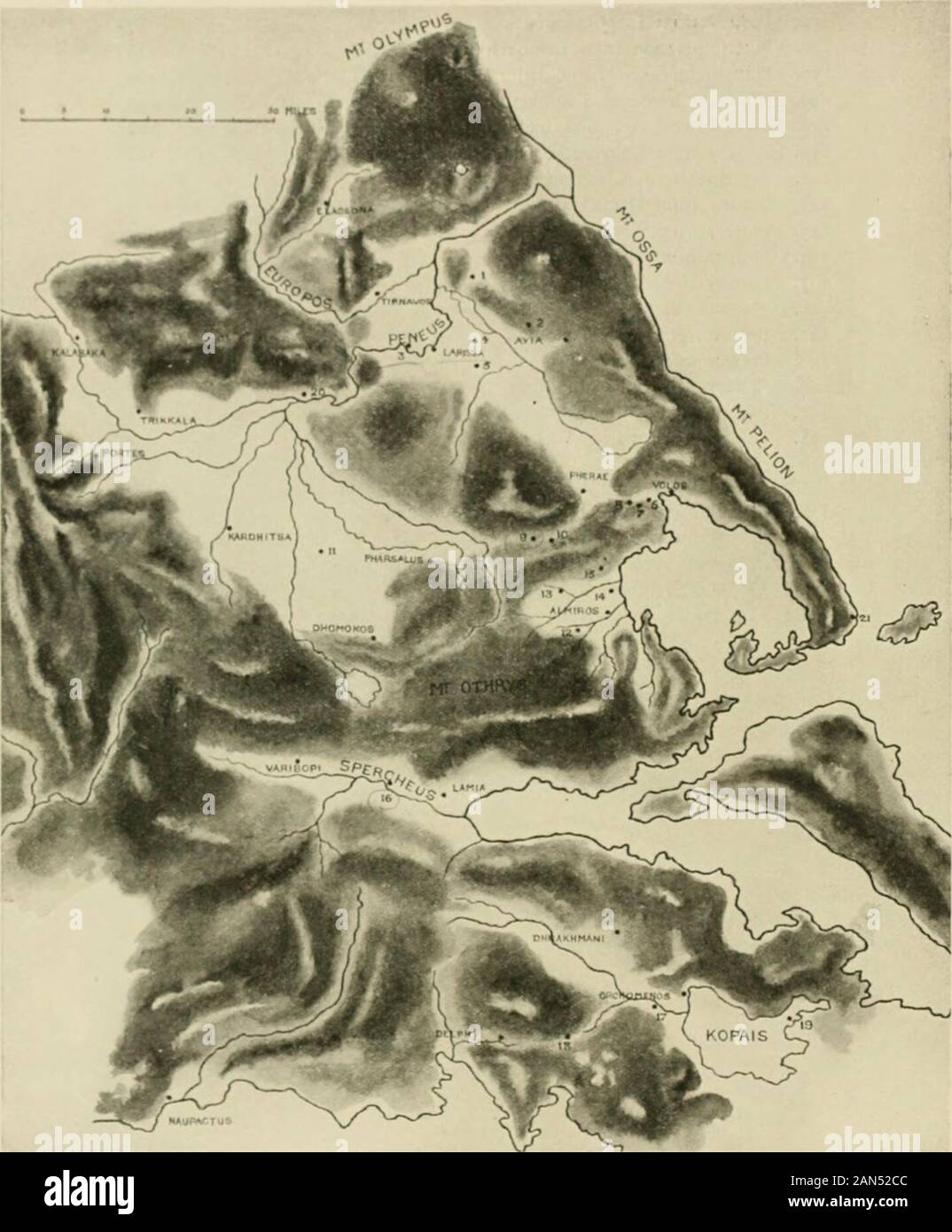 Prähistorische Thessalien; einige der jüngsten Ausgrabungen und Entdeckungen im Nordosten Griechenlands vom See Kopais bis an die Grenzen von Mazedonien. Lianokladhi Keramik aus Lianokladhi IAC. K •4243 M. l 14647? 4 Si 4 () 150.=; 5455555556565658 63164 160162 59160160?? 5168169 73174 75176 77178 79180181182 83 • 8383183184185 85 186 Liste der Abbildungen x Kic;. 35. 36. 37-? 38-39 - 140. 141.142. &Gt; 43-144. 145-146. 147.148.149.5° - • 51 - Keramik aus Lianokladhi. Mat Eindruck von LianokladhiPlan von Haus zu Haus am Lianokladhi LianokladhiRoom in. Flint Messer, etc. von LianokladhiPottery aus Chaero Stockfoto