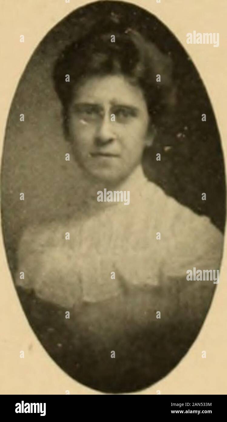 Klasse von 1902 Classbook. Pauline Adele Lange 20 Livingston Ave., New Brunswick, New Jersey Margaret Virginia Lusch 96 Quincv St., Brooklyn, N.Y., 29. Clara Holme. - L.I I, R 404 Cortland St., Dowagiac, Mich. Stockfoto