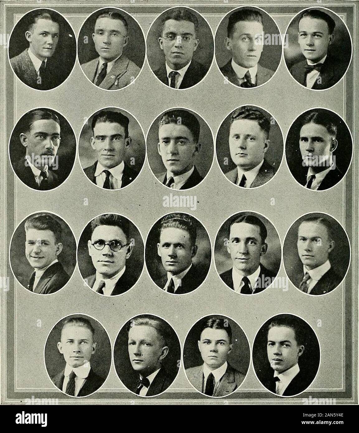 Jambalaya [Jahrbuch] 1922. Zeta Beta Tau 1898 SIGMA CHAPTER Gegründet von ZETA BETA TAU Gegründet 1909 Fratres in UniversitateSeniors Sidney J. Besthoff, JrWalter M. Barneti, Jr. Mervin G. Mokris Junioren Leon S. Cahn Walter bodenheimer ich luGH KOHI. MEYER Sophomores Leonard Dahlman Alfred HirschSidney Mark Albert Wachenheim, Jr Nathan NewmanWalter HaasHarry Lucas Neulinge Robert Meyer 201..-? • • • •?: &gt;. ." ¥ • -. : IiiiiiiiiiHiniiiiiiiiiiiiiiiHiiii! iiiu "MMiuinuinii "u; Hiiuun "iiiiiiwiiiiffliimiiiMiMiiiiiiiiiiiinuiii!" innummuifflumu oAJi iiiiimmiin S.:. Brown, Collins, Dabezies, C. Devron. L. Devron Stockfoto