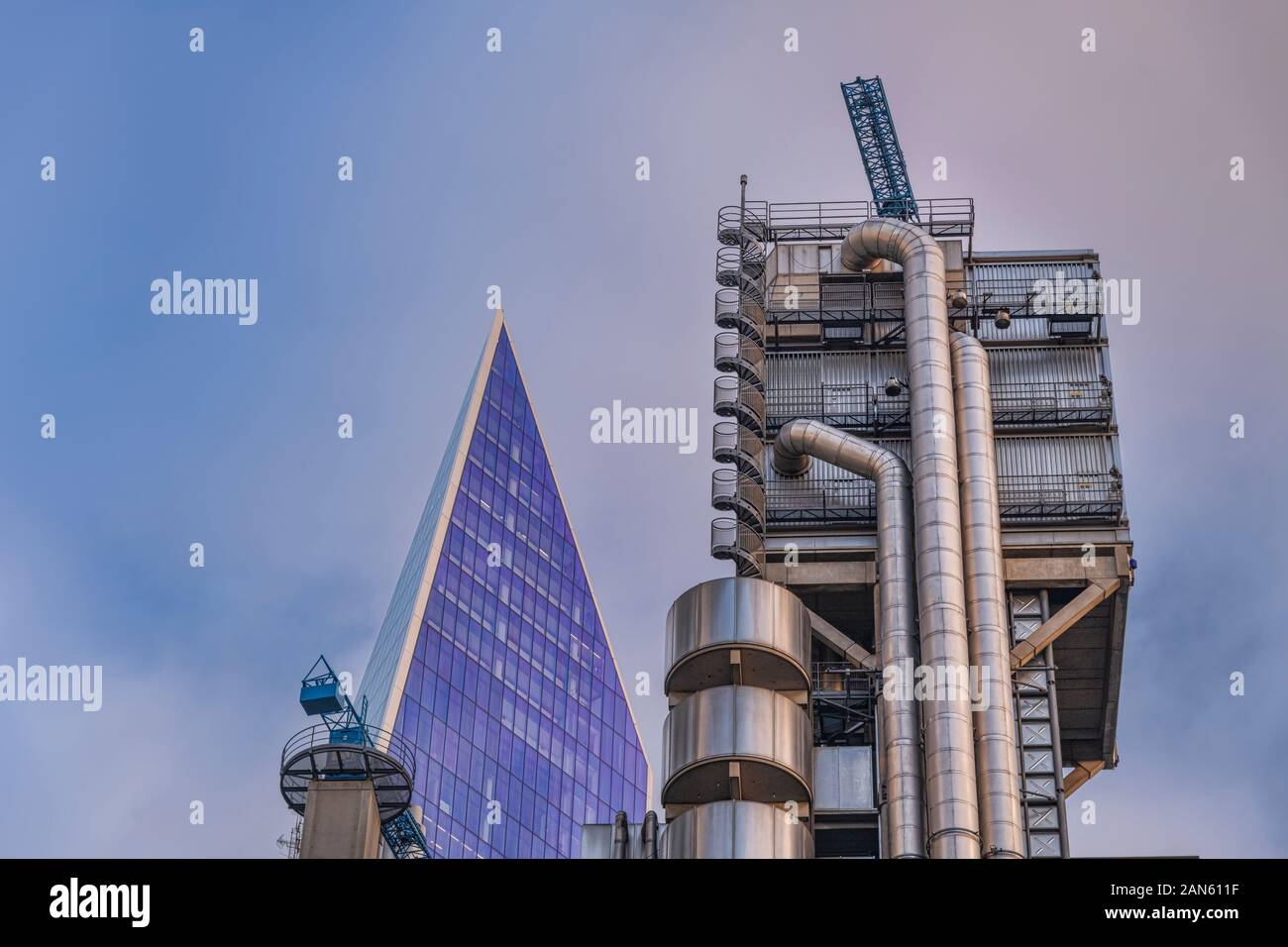 Das Gebäude des Lloyd's und Der Skalpell in Der City of London Stockfoto