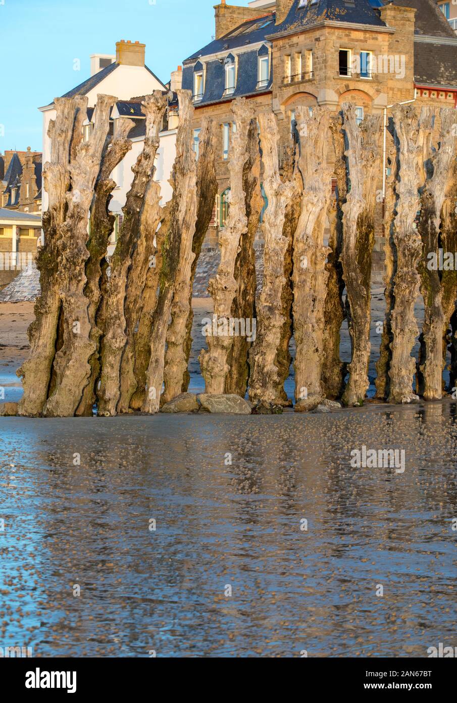 Große Wellenbrecher und Strand in Saint Malo,3000 Trunks, die Stadt zu verteidigen, von den Gezeiten, Ille-et-Vilaine, Bretagne, Frankreich Stockfoto