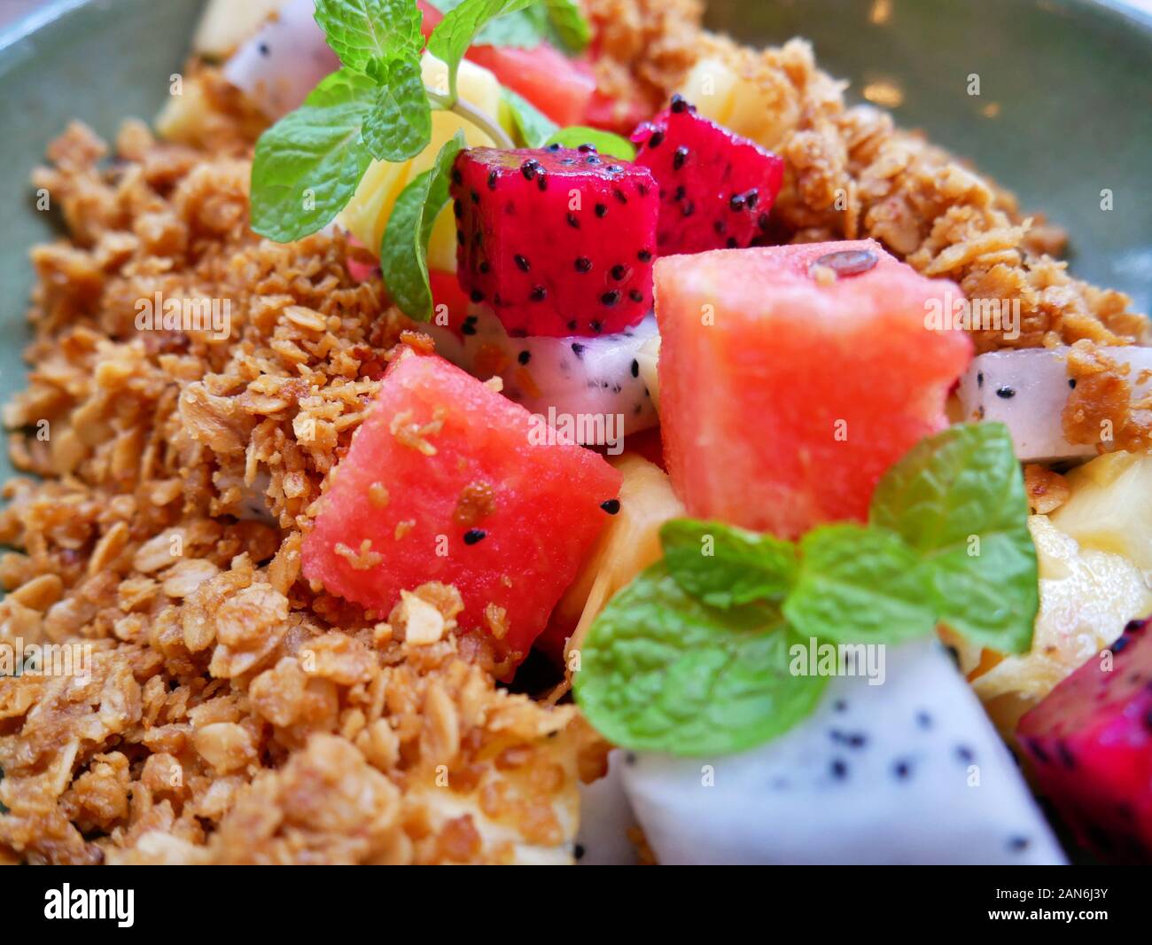 Gesunde Früchteschale in einem Restaurant in Kambodscha Stockfoto
