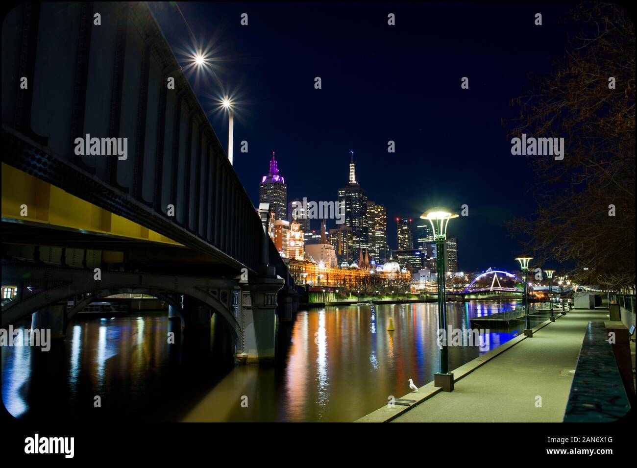 Stadtzentrum von Melbourne und dem Fluss Yarra, Ansicht von Southbank. Stockfoto