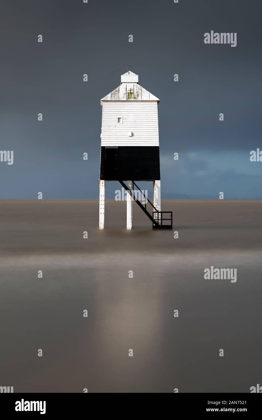 Der Leuchtturm am Strand von Burnham-on-Sea, Somerset, England. Stockfoto