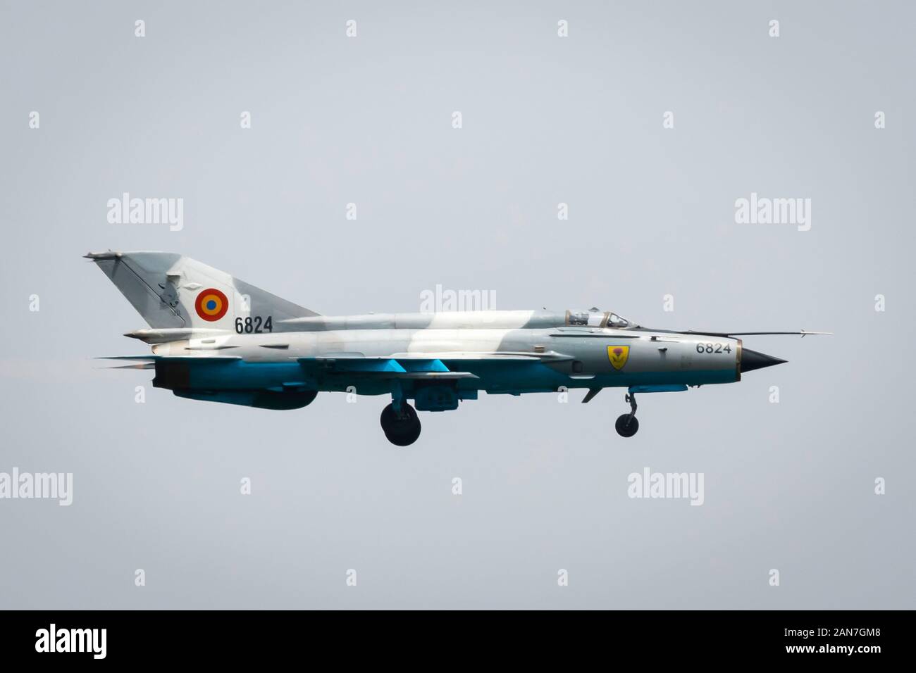 Fairford, Gloucestershire, UK - 20. Juli 2019: Ex-Russian sowjetischen Kalten Krieges rumänischen MiG-21 Fishbed zeigt an der Fairford International Air Tattoo Stockfoto