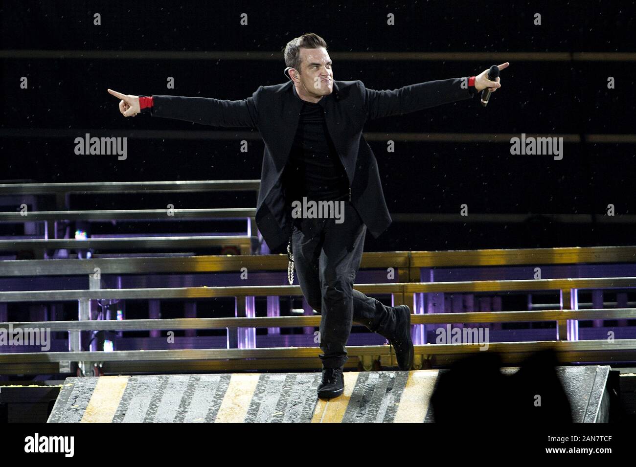Mailand Italien 12/07/2011 live Konzert der, dass, Reunion im San Siro Stadion: Robbie Williams während des Konzerts Stockfoto