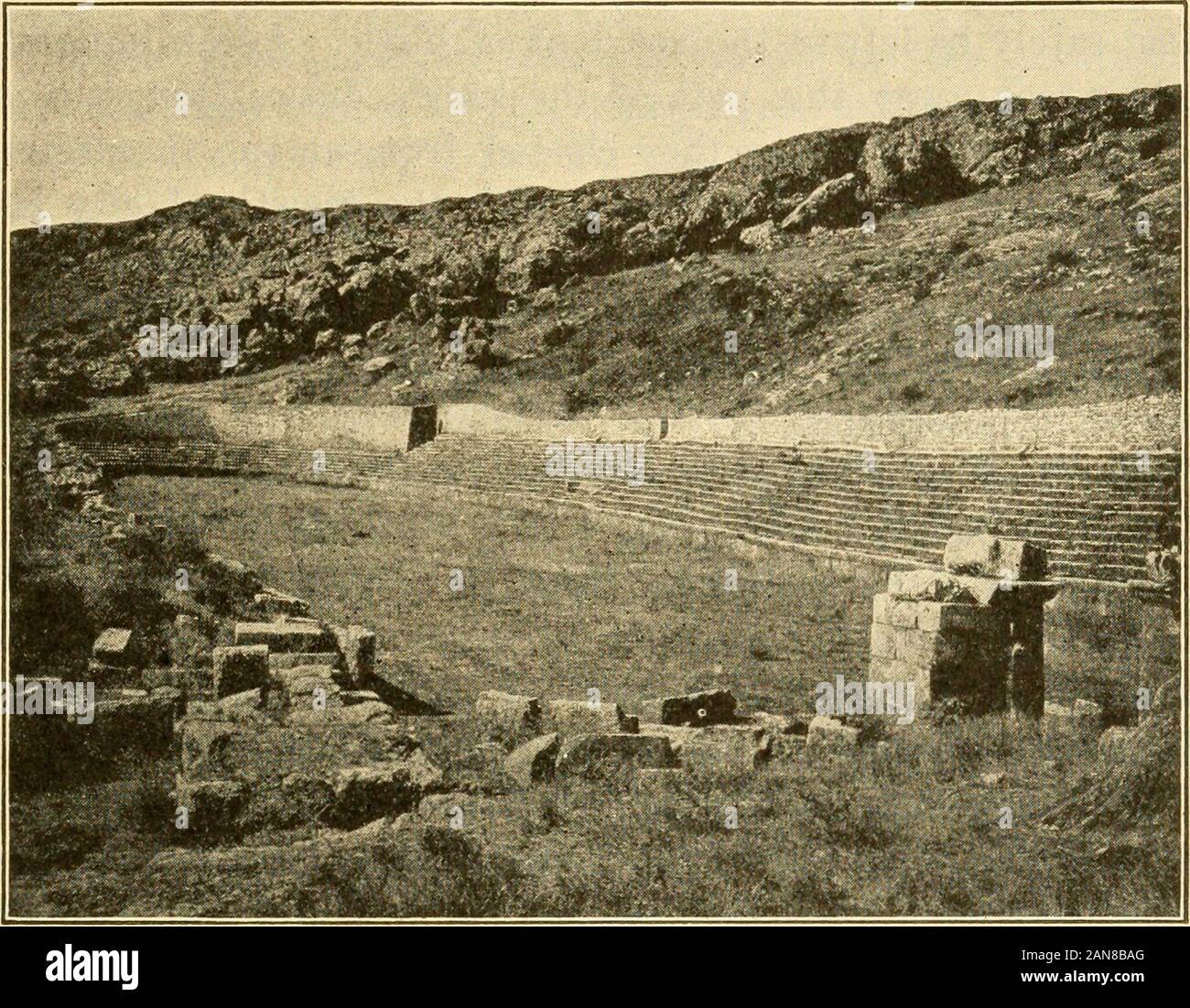 Die alte Welt, die von den frühesten Zeiten bis 800 AD. 1 / 124] politischen Revolutionen 133 für die Expedition versammelt hatten. Die Mutter Stadt alwaysgave das heilige Feuer für die neue Stadt, Feuerstelle, und thefounder ernannt. Diese Gründer gegründet die Neue settlementwith religiöse Riten und verteilte die Bewohner, whothronged in von allen Seiten, in künstlichen Stämmen und Clans.. Ruinen der Sportplatz von Delphi. An zweiter Stelle nur zu den OlympicGames, und ähnlich wie bei Ihnen, war das Festival bei Delphi zu Ehren von Apollo. Die kolonisten aufgehört, er Bürger über ihre alte Heimat und dieneuen Stadt c Stockfoto