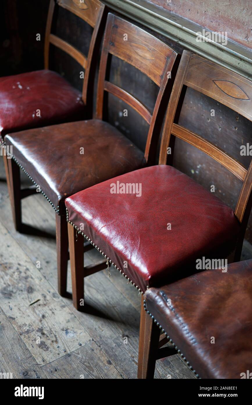 Vintage Stühle in einem georgianischen Haus, Dublin, Irland. Stockfoto