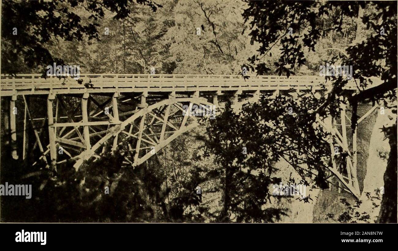 Kalifornien Autobahnen; einen beschreibenden Aufzeichnung der Straße Entwicklung durch den Staat und durch solche Grafschaften als geebnet haben Autobahnen. s, Madera, Madera County; CasparJ. Gardner, Mill Valley, Marin County; Keith C. Eversole, Ukiah, Mendocino County; John R. Graham, Merced, Merced County; J. W. Cummings, Alturas, modoc County; J. L. D. Roberts, Seaside, Monterey County; SupervisorThomas Maxwell, Napa, Napa County; J.E.Taylor, GrassValley, Nevada County; J.T. Walsh, Auburn, PlacerCounty; L.L. Clough, Quincy, Plumas County; SenatorChas. B. Rechnungen, Sacramento, Sacramento County; R. S. Lathrop, Hollister, San Ben Stockfoto