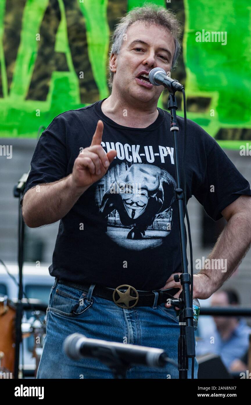 New York City - 16 September, 2012: Die amerikanische Sängerin und Spoken Word Artist Jello Biafra eine Rede auf einer Occupy Wall St Rallye in Foley Square, Stockfoto