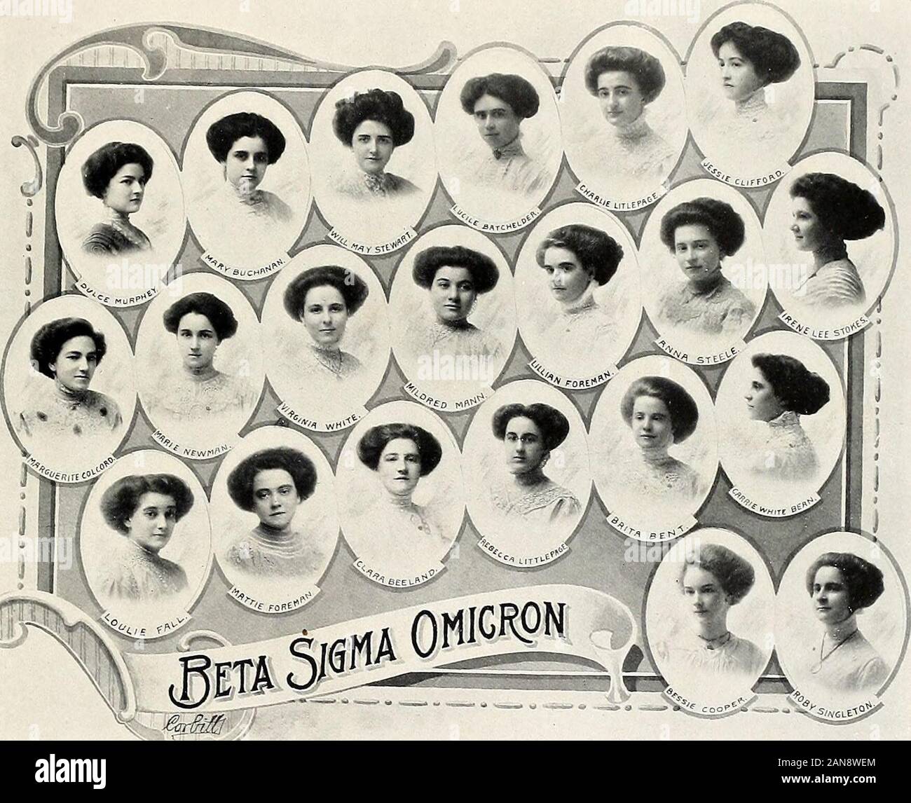 Milady in Braun 1909. Tau Phi Sigma 1899 gegründet, an NashTille, Tenn Farben Blume Rosa und Grau Jj Frankreich Rose Alpha Kapitel (Beta Kapitel, Painesville, Ohio) Jctive Mitglieder, 1908-1909 Artie Ashbrook Kentucky Maria Avent • Tennessee Albion Speck Indiana Gladys Boone Mississippi Louise Brown Tennessee Indien Carlisle Mississippi Sara Geers. "Tennessee Mattie Bell Jones Kentucky Elvira Johnston, Kentucky Margaret Jurey Kentucky Kathleen Lander Texas Letyr lange Texas"? TT 7 Glenora Malone Texas bororesin Urbe, Daisy Matzner Jlississippi Ethel Richardson McCombs EdnaKonetewis Lomse Nance Stockfoto