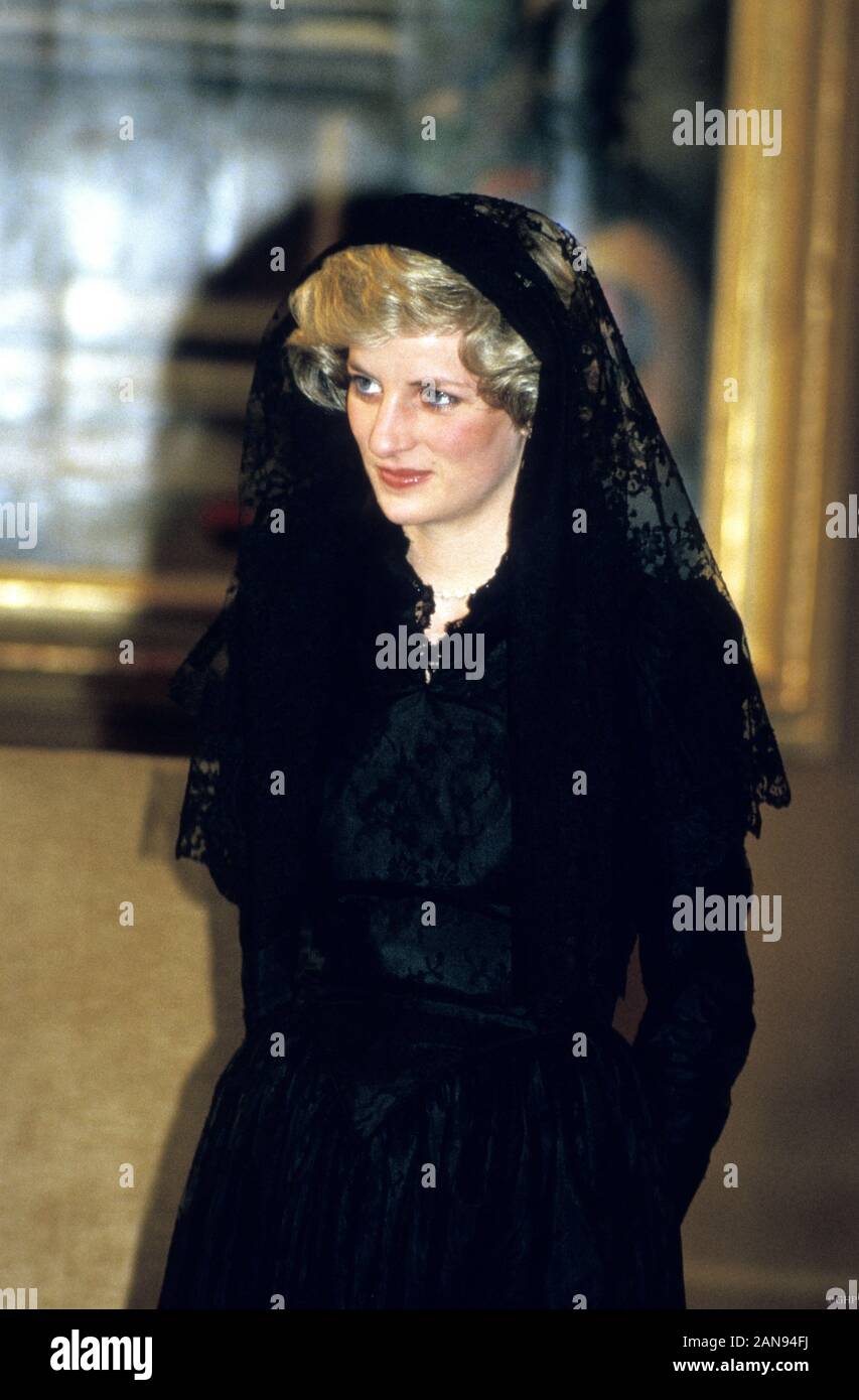 TRH Prinz und Prinzessin von Wales, Prinz Charles und Prinzessin Diana bei einer Audienz mit Papst Johannes Paul II. Im Vatikan 29. April 1985. Stockfoto