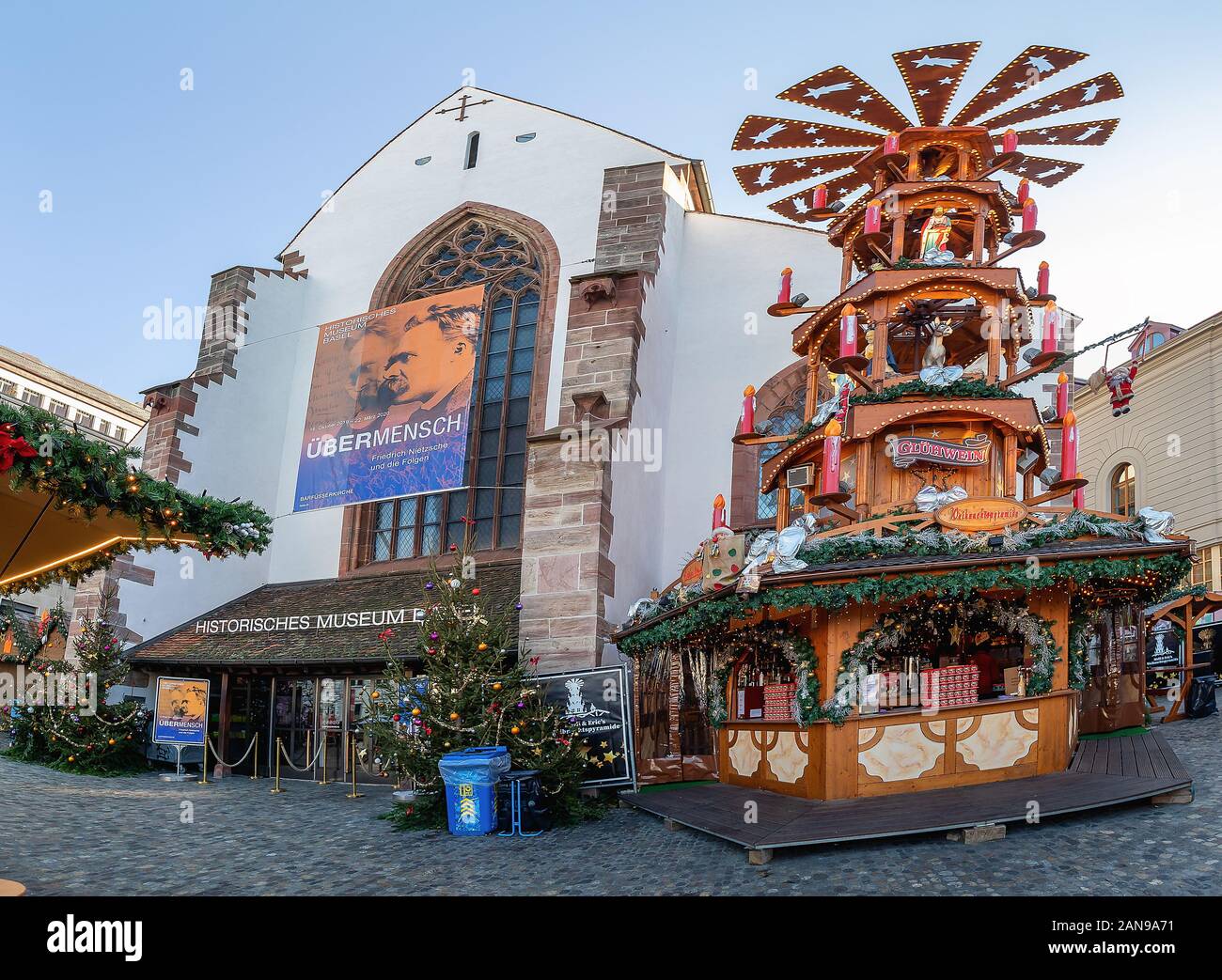 Basel, Schweiz - Dezember: Weihnachtsmarkt auf 6,2019 Basel, Schweizerische Eidgenossenschaft Stockfoto