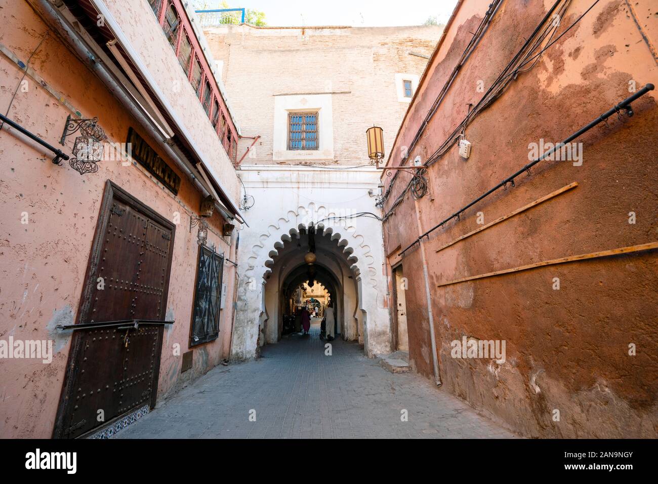 Historische Eingang zu den ältesten Teil von Marrakesch, Marokko Stockfoto