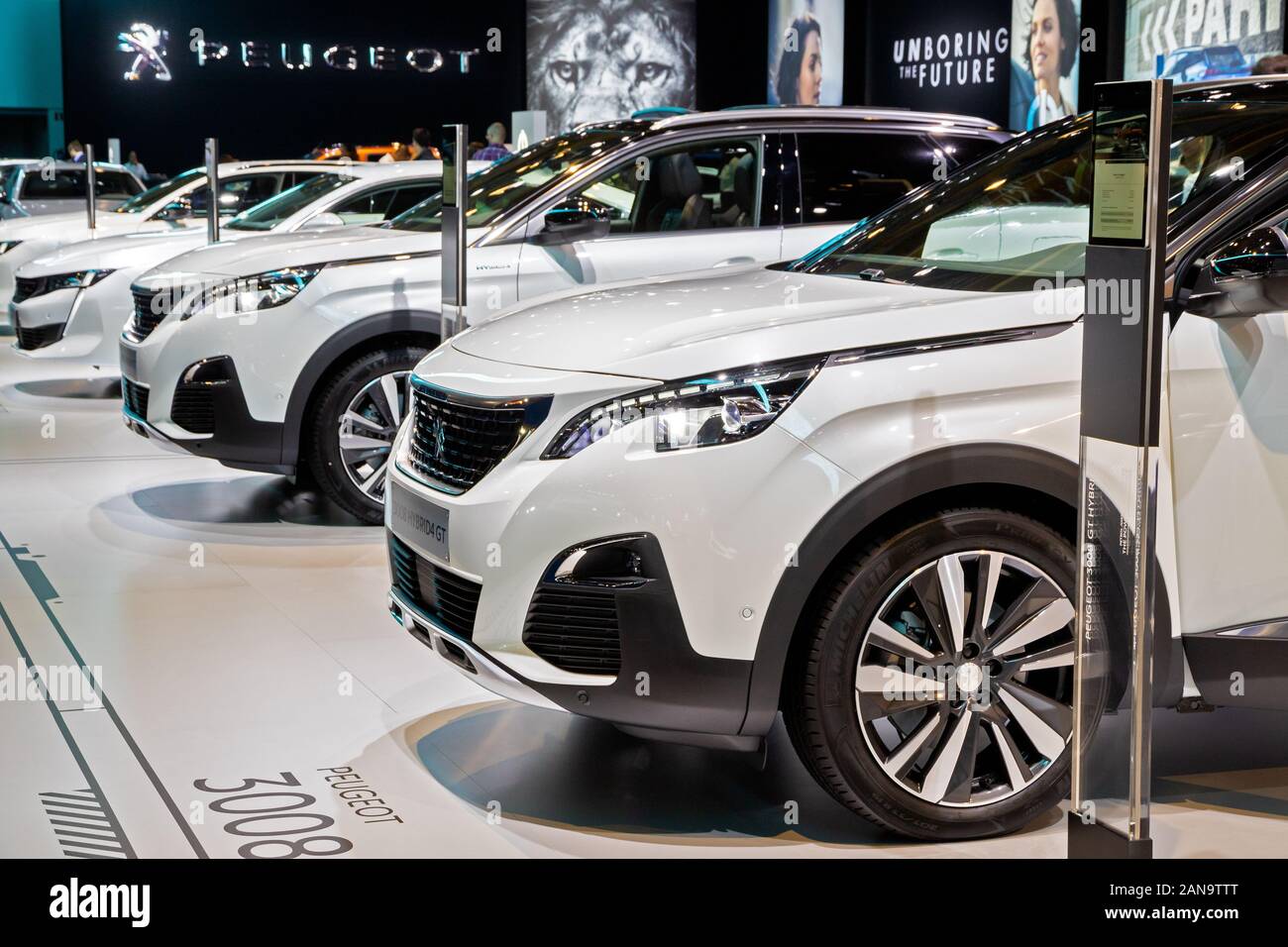 Brüssel - Jan 9, 2020: Reihe der neuen Peugeot Auto Modelle auf dem Brüsseler Autosalon 2020 Motor Show präsentiert. Stockfoto
