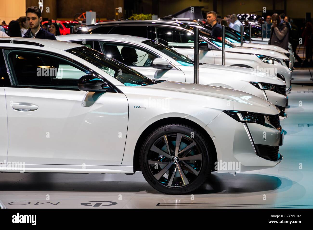 Brüssel - Jan 9, 2020: Reihe der neuen Peugeot Auto Modelle auf dem Brüsseler Autosalon 2020 Motor Show präsentiert. Stockfoto
