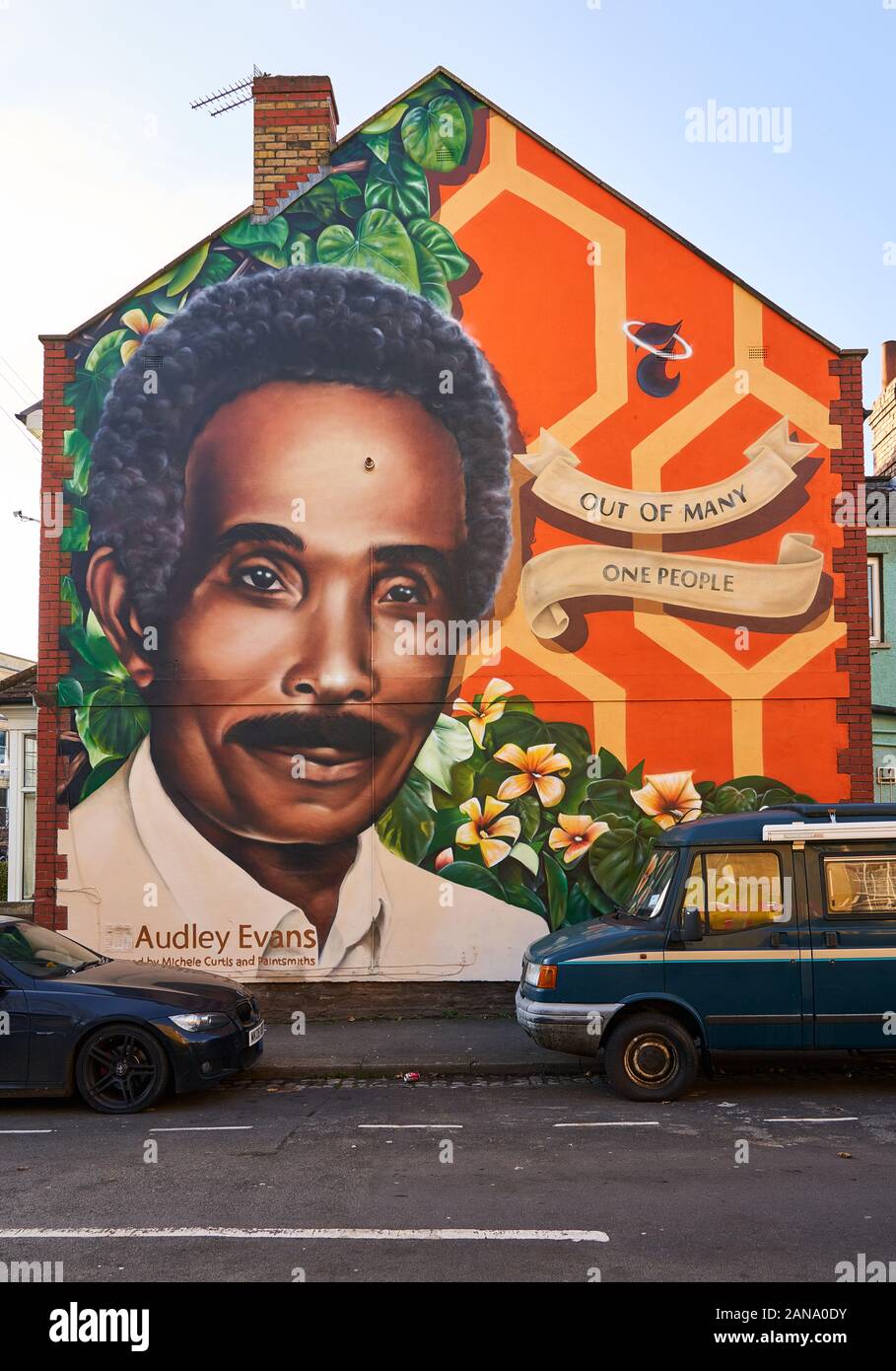 Wandgemälde von Audley Evans an der Endwand einer Reihe von Reihenhäusern auf dem Seven Saint-Pauls-Trail im Zentrum von Bristol UK Stockfoto