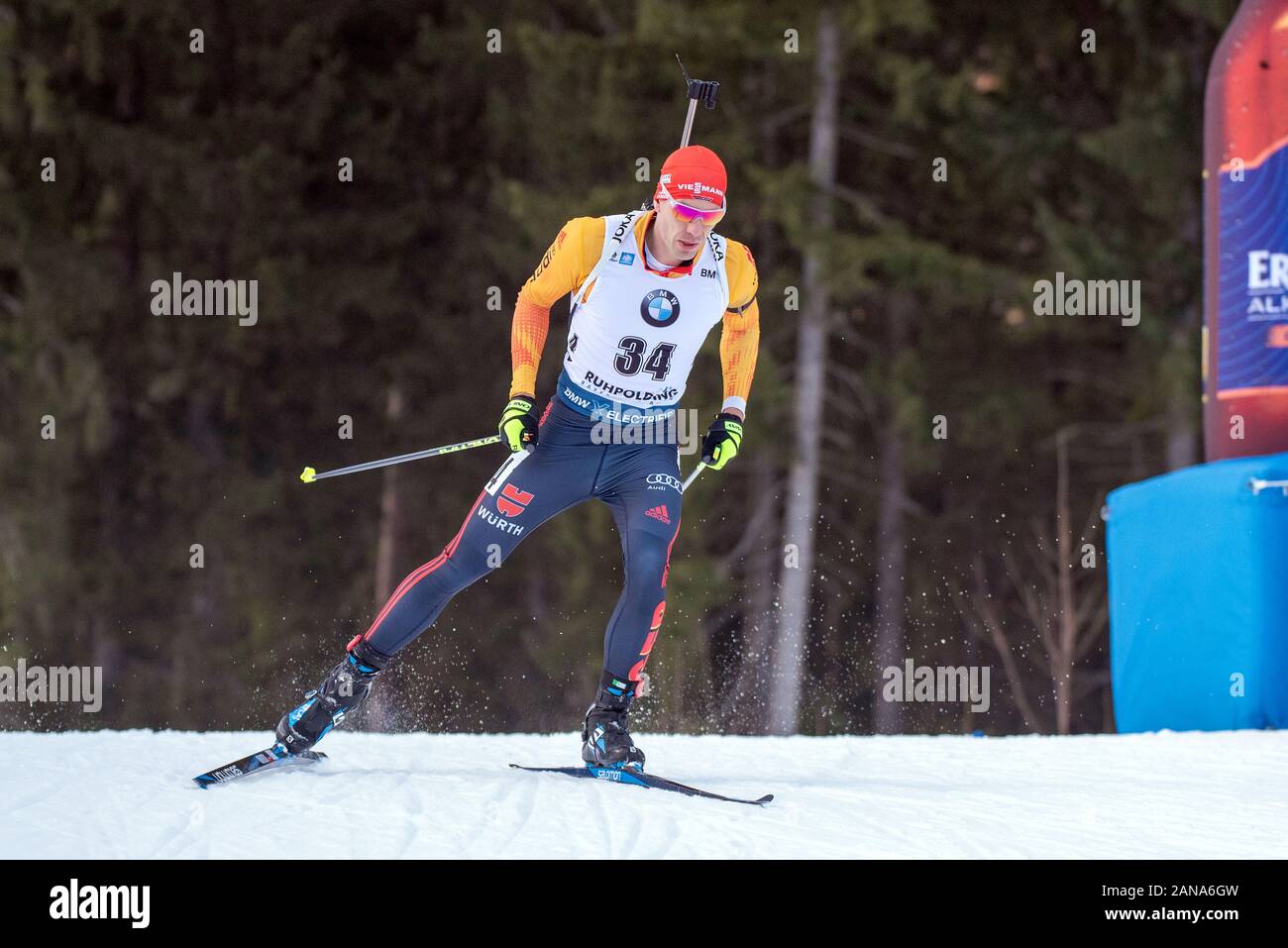 RUHPOLDING, Deutschland - Januar 16: Arnd Peiffer von Deutschland bei den IBU Weltcup Biathlon, Mann 10 km Sprint in der Chiemgau Arena am Januar 16, 2020 in Ruhpolding, Deutschland. (Foto: Horst Ettensberger/ESPA-Bilder) Stockfoto