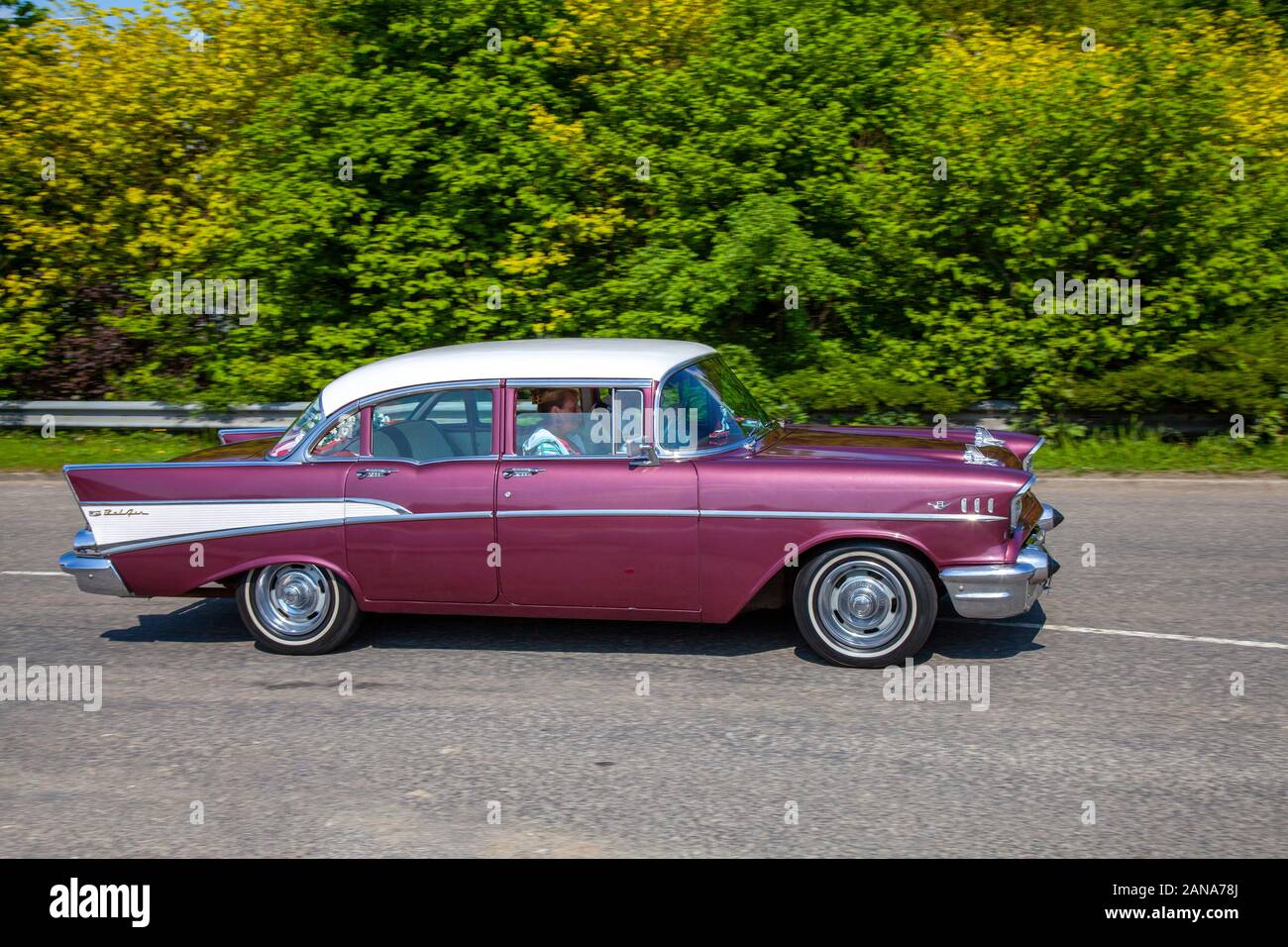 1957 50er Jahre Chevrolet Bel Air auf dem Pendle Power Fest, einer klassischen, amerikanischen Oldtimer, Veteran und Erbe, geschätzte Oldtimer-Motorshow im Nelson & Colne College, Barrowford, Lancashire, Großbritannien Stockfoto