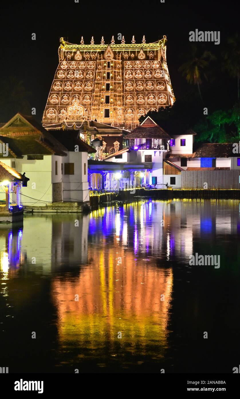 Sree Padmanabhaswamy Tempel während der Lakshadeepam-Zeremonie, thiruvananthapuram, kerala, indien Stockfoto