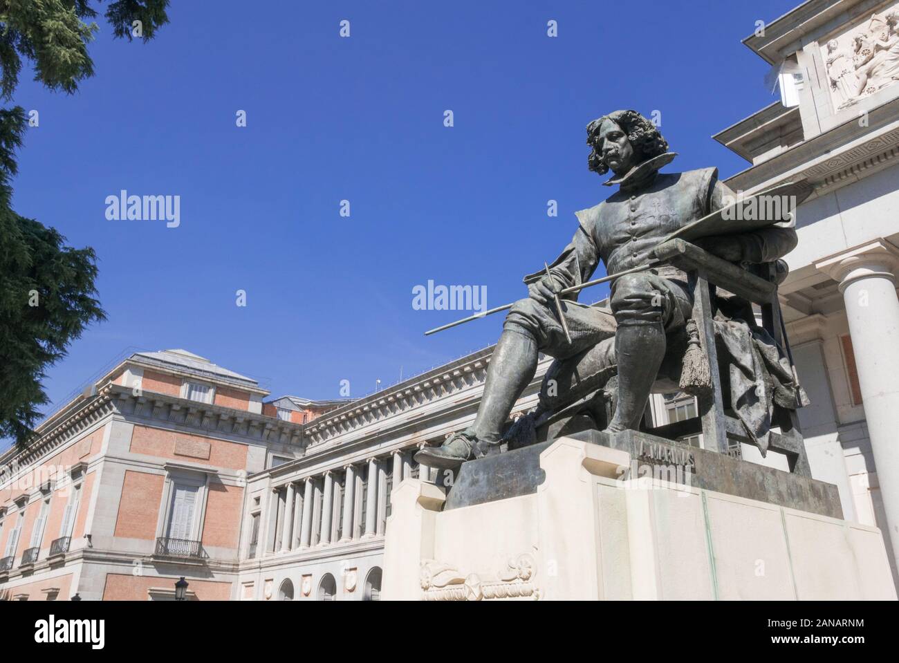 Statue von Diego Rodríguez de Silva y Velázquez außerhalb des Prado Museum, Madrid, Spanien Stockfoto