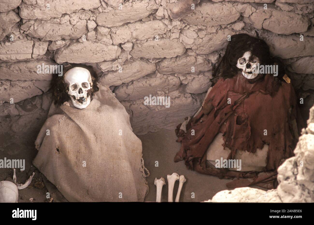 NAZCA MUMIEN in Chauchilla Friedhof Stockfoto