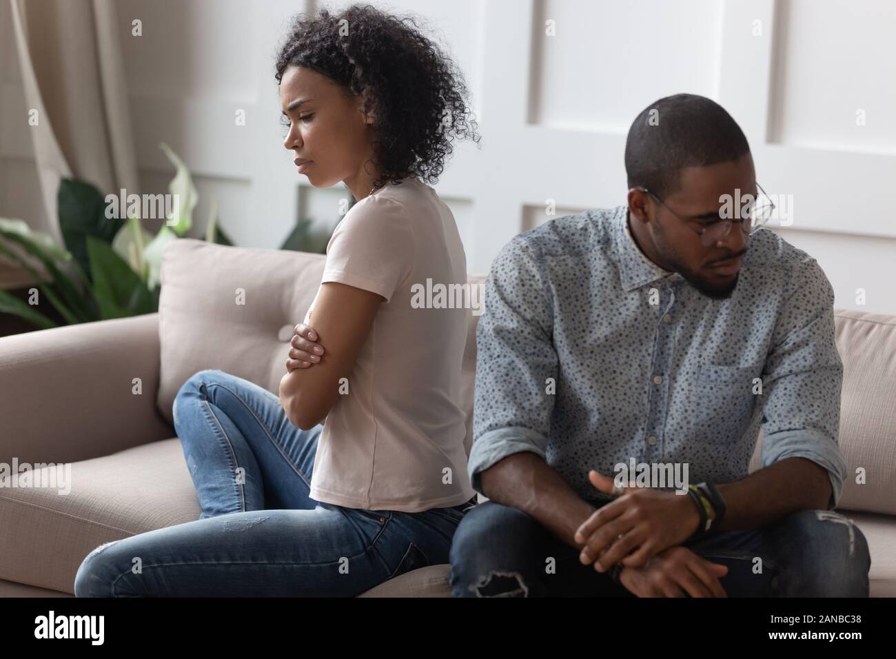 Junge unzufrieden Familie Ehepartner Probleme in Beziehungen. Stockfoto