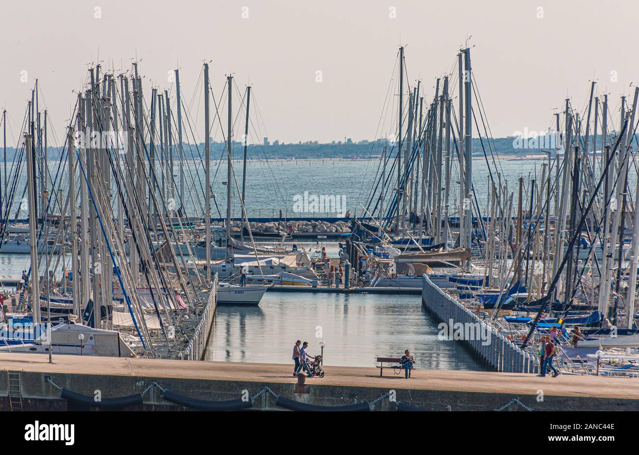 Marina an der Spanischen Küste Stockfoto