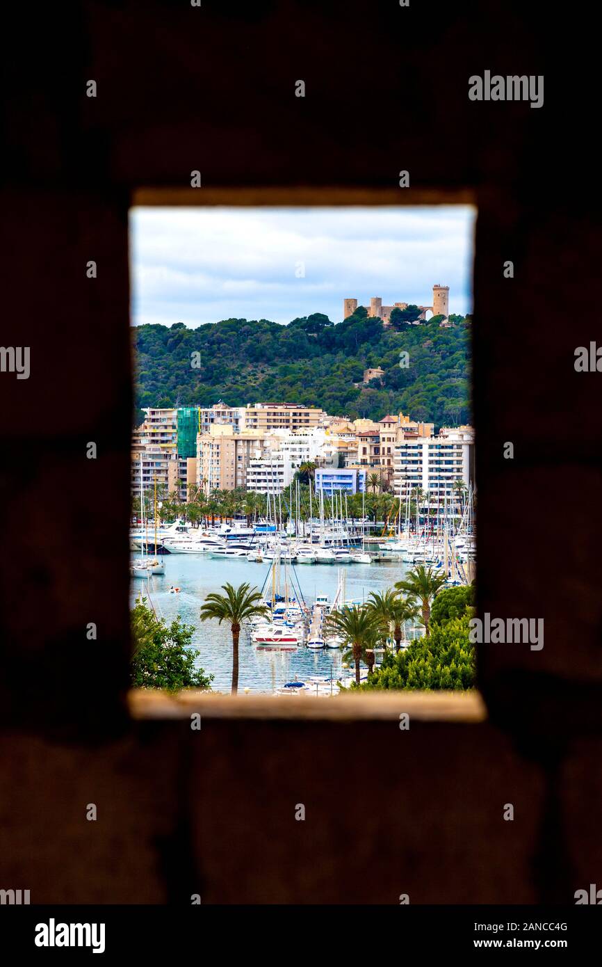 Blick auf den Yachthafen von Bastió de Sant Pere, Es Baluard Museum für Zeitgenössische Kunst, Palma, Mallorca, Spanien Stockfoto