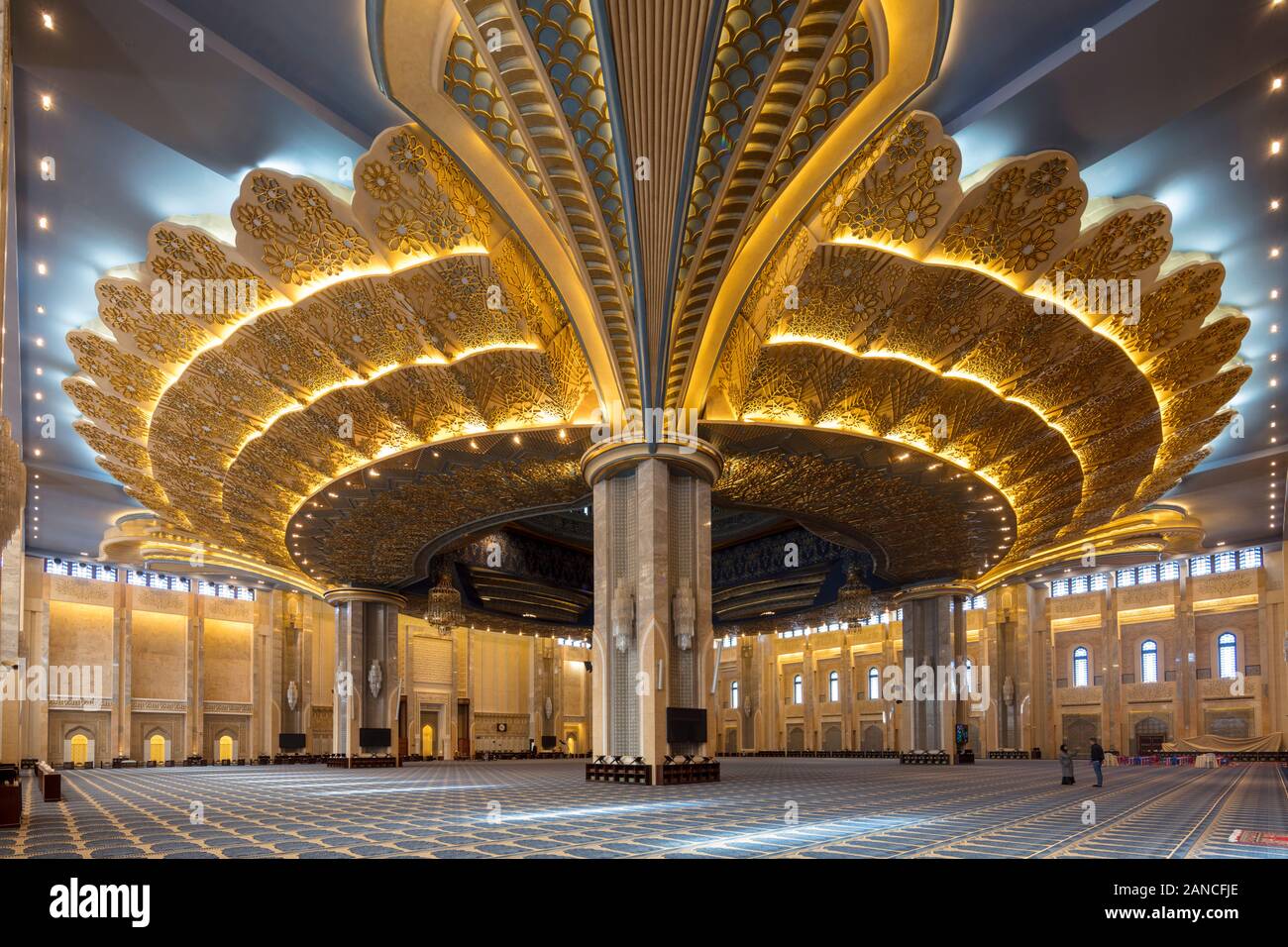 Innere Kuppel, Voltigieren und Dekoration, Große Moschee, Kuwait Stockfoto
