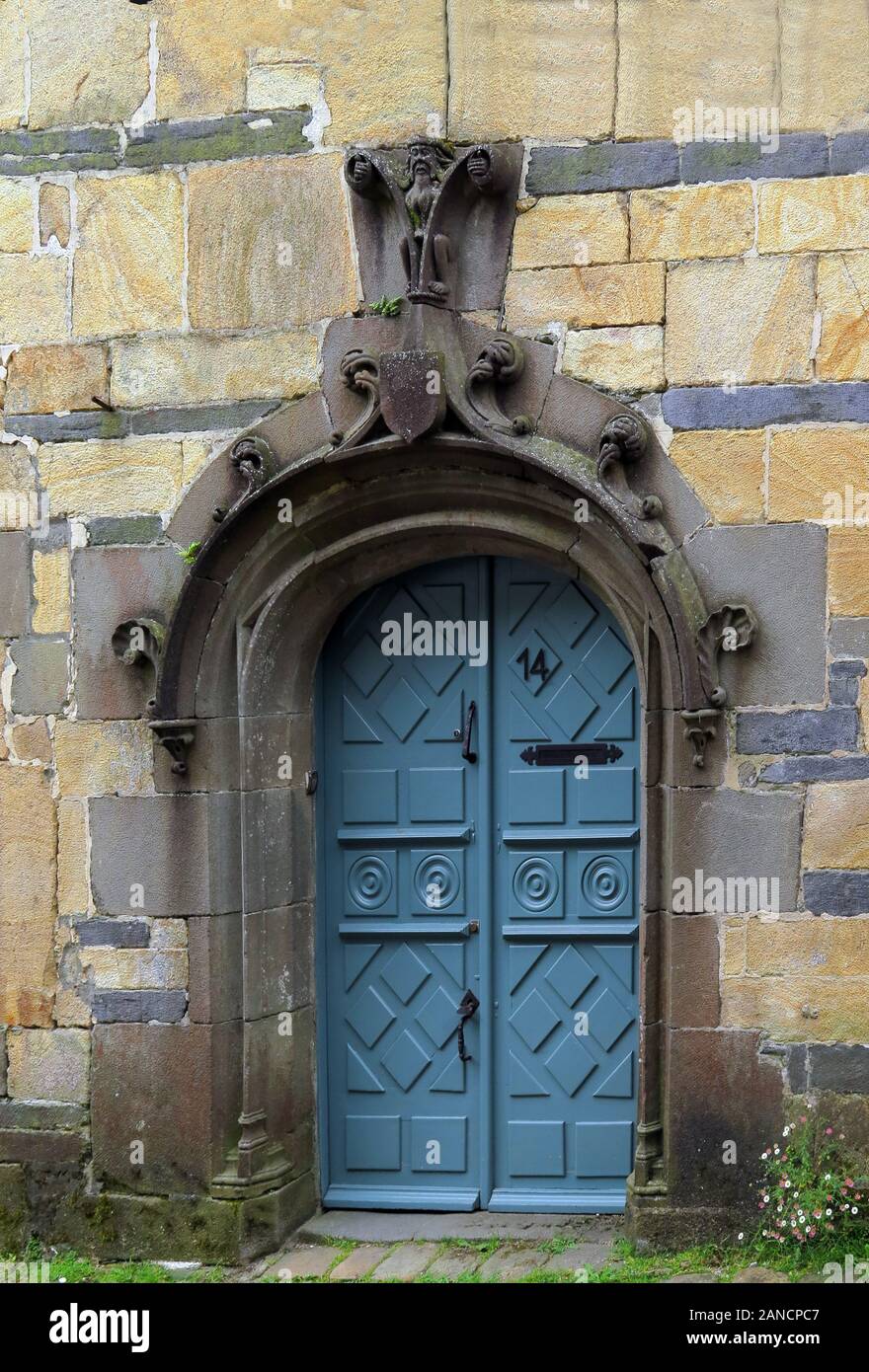 Frankreich, Bretagne, Daoulas, Abbaye de Daoulas, Gärten, Arzneimittel, Gärten, Kräuter, Blumen, Garten, Ruinen, Stockfoto