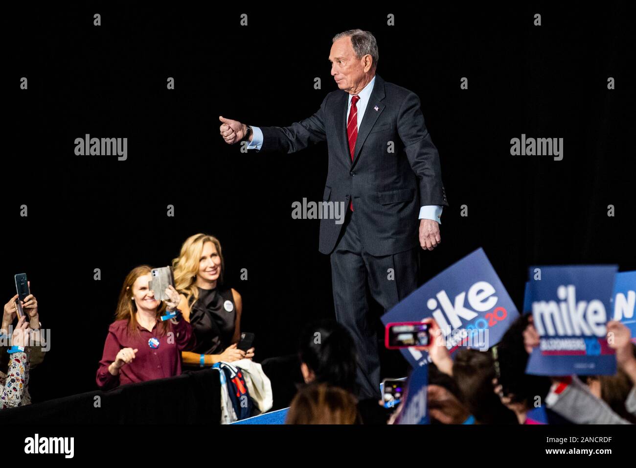 New York, Vereinigte Staaten. 15 Jan, 2020. Bürgermeister Mike Bloomberg besucht die Frauen für Mike am 15. Januar 2020 in New York City, New York. Credit: Foto Access/Alamy leben Nachrichten Stockfoto