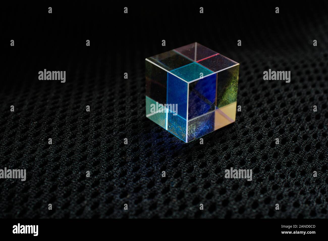 Optical Glass Cube Lichtstreuung, Spektrum. Physik Optik ray Brechungen Stockfoto