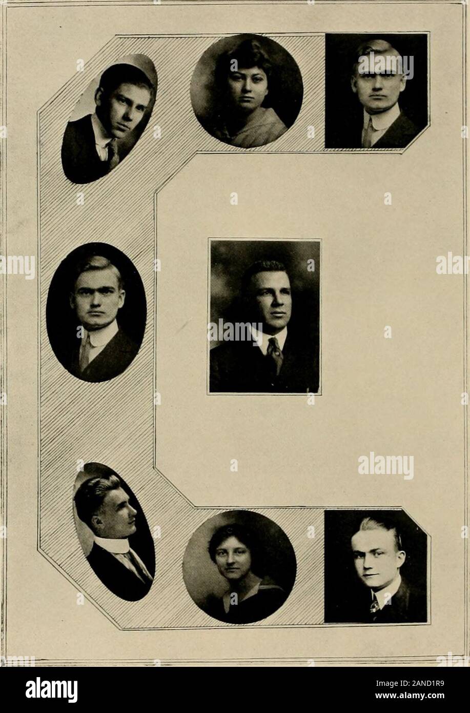 Murmurmontis: [Jahrbuch] 1918. "landet. Die Türen sind weit geöffnet und die Zahl der Arbeits-ers völlig unzureichend. Wir sind jedoch entschlossen, mit Hilfe ofGod, unsere Rolle in der Durchführung der letzten großen Befehl der Retter zu tun: Darum gehet hin und lehrt alle Völker, tauft sie im Namen des Vaters und des Sohnes und des Heiligen Geistes. Zwei Mitglieder der Band, Miss Rexroad und Herr Flynn, graduatefrom Schule dieses Jahr und überlassen Sie uns: Miss Rexroad auf Ihr werden begeistert - Arbeit unter den Afrikanern und Herr Flynn zu lehren Eine kurze timebefore in das Feld zurückkehren. Ihr versichern Stockfoto