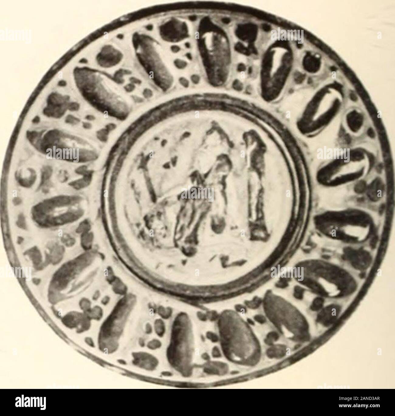Bebilderte Katalog der überaus seltenen und wertvollen Kunstschätzen und Antiquitäten, die früher in der berühmten davanzati Palace, Florenz, Italien. 638 637 (i) ii (&gt;: J7, R 636-sechzehnten Jahrhundert Gubbio Lustered Majolika Zopf. (ByMaestro Giorgino)^J°^v-i^&lt;^o^^b Kreisform, mit tiefen Felge. Dekoriert, auf einem lustered whiteground, in Gelb und Blau, um die Felge mit einem gadroonings patternof hingewiesen und in der Mitte mit einer sitzenden figureof der hl. Hieronymus in der Wildnis. Höhe 5 cm; Durchmesser, ss Zoll. Bis fünfzehnten Jahrhundert Padua Majolijca Flasche Fragen - geformt, mit Stockfoto