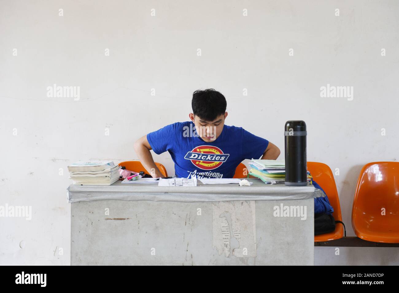 Bewerber Studium an der Bibliothek von Shenyang Agricultural University für die kommende Chinas postgraduale Admission Test, auch als Nationale Postg bekannt Stockfoto