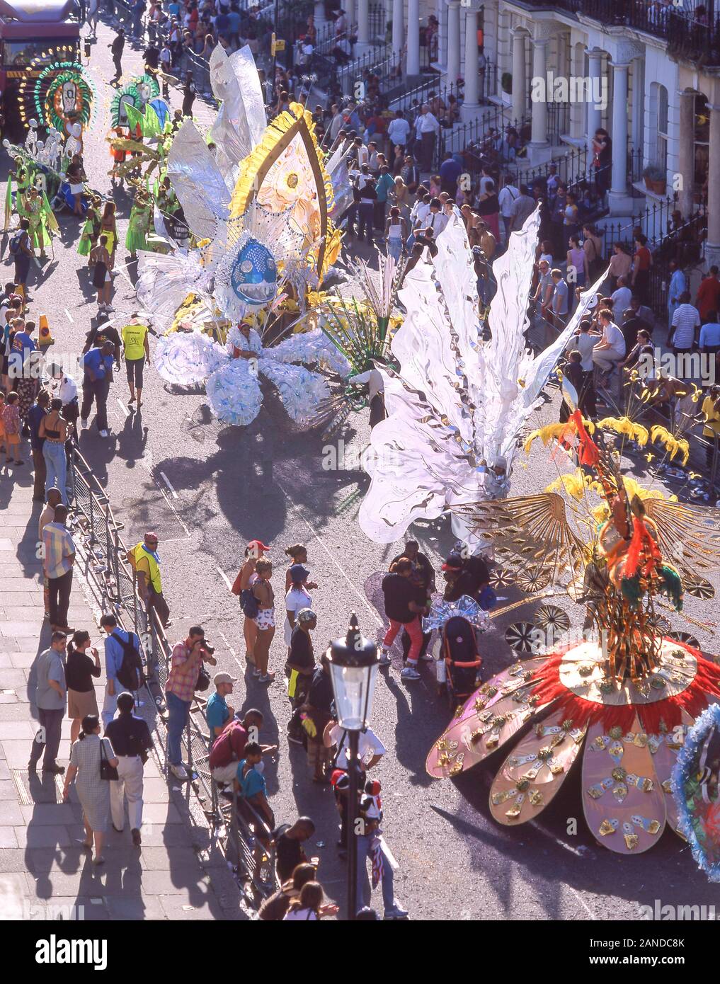 Karnevalsumzug in Street, Notting Hill Carnival, Notting Hill, Royal Borough von Kensington und Chelsea, Greater London, England, Vereinigtes Königreich Stockfoto