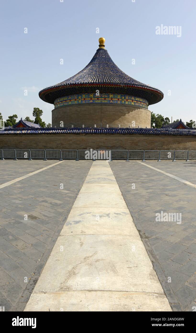 Imperiales Himmelskammergebäude in der Nähe des runden Mound-Altars im Himmelskomplex in Peking, China Stockfoto