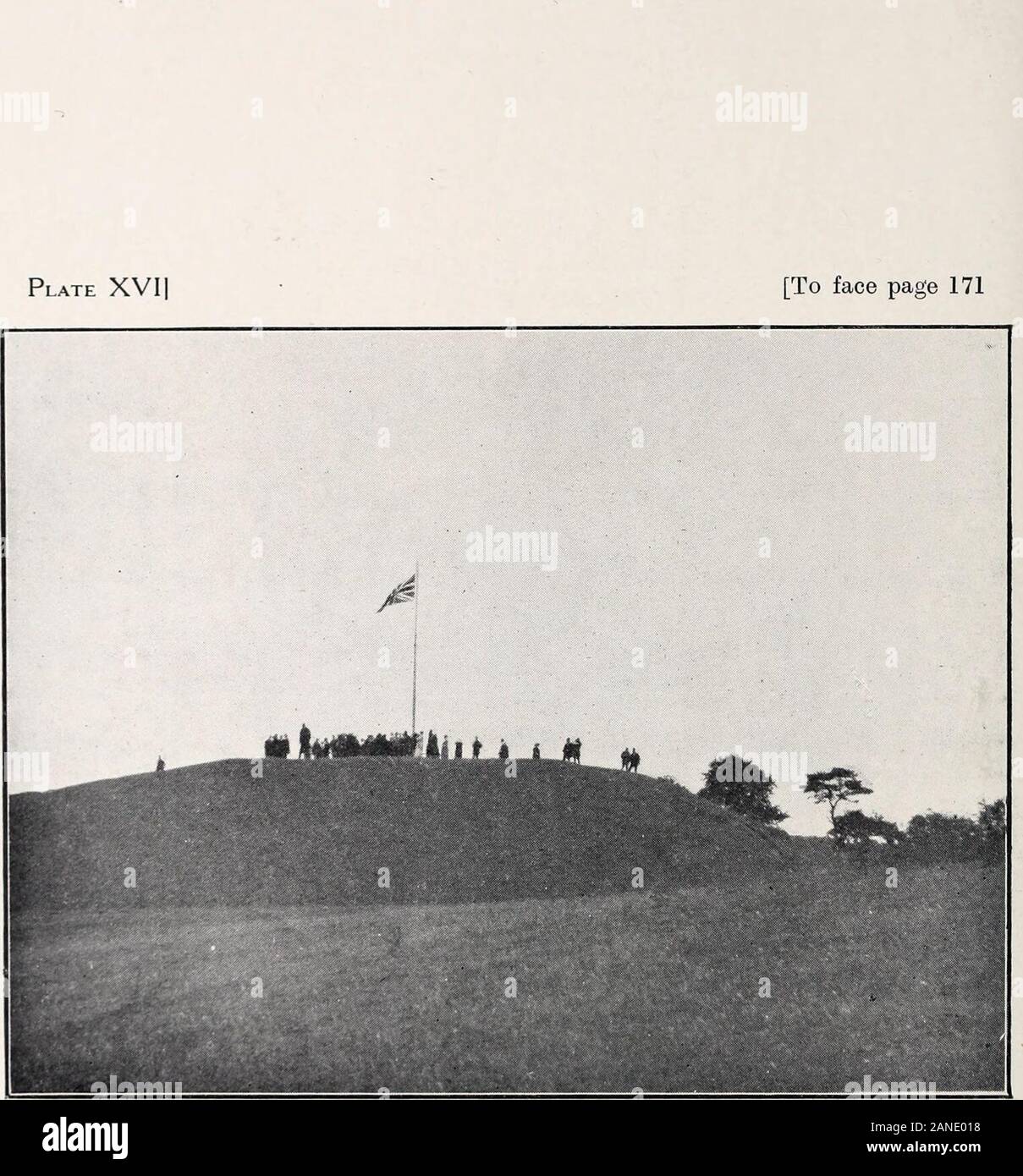 Amtsblatt der königlichen Gesellschaft von Antiquaries in Irland. weiter Reach ist auf den neuen Karten gekennzeichnet. Diese langen erdarbeiten sind sehr neugierig, häufig attributedto das schwarze Schwein, und einer, der Wurm Graben, in eine große Schlange. Thefenced Straßen in Münster sind, sagte, daß die Arbeit der St. Patricks Kuh, die Rian Bo von Ardmore zu Ardfinnan (als studierte von Pfr. PatrickPower) sein, und die Slug von St. Patricks Kuh (wie Johannes Windelenotes) in Ardpatrick, Co Limerick. Die Cladh Ruadh und theCladh Dubh vom Kerry Kopf ausführen, um in der Nähe von Abbey Feale, und areprobably Titel. Ein beeindruckender Damm liegt an der Grenze von Stockfoto