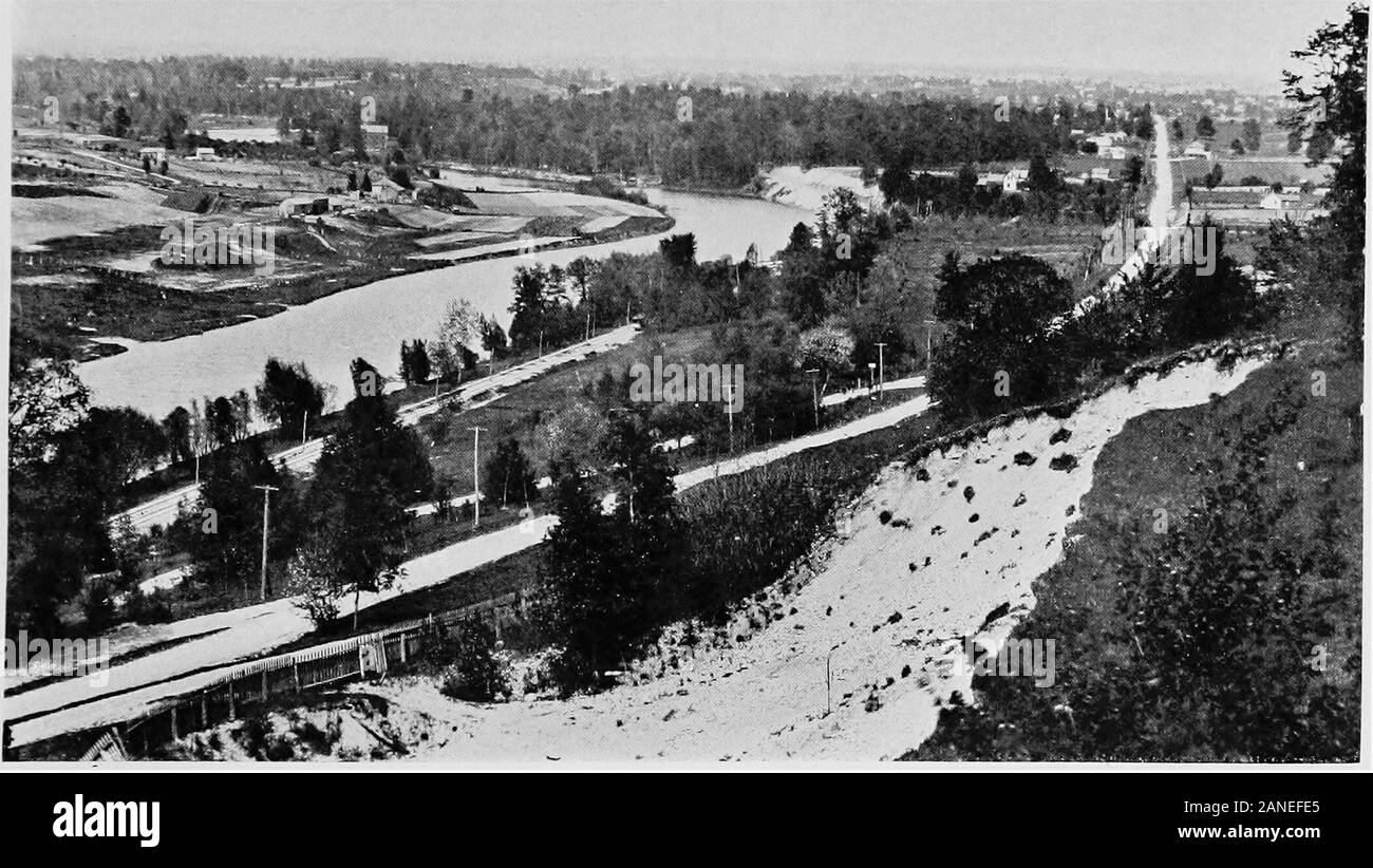 Stadt London, CanadaThe Ontaro, Pionier und die London von heute. folgenden Jahres afiirther Summe von $ 30.000 erteilt wurde. OnOctober 2, 1856 war die Strasse eröffnet. Thehistory der Straße war alltäglich anduneventful bis 1872, als die Notwendigkeit der repairsto der Bahnkörper und der Ergänzungen der Schienenfahrzeuge wurde so offensichtlich, dass etwas hadto getan werden, und in diesem Jahr die Straße war Western, es nicht erneuert wurde, und nach guter Deal der Verhandlung, während der Lon-das Interesse von St. Thomas in Theroad gekauft Don, die Miete in die Hände der theLake Erie und Detroit River Railroad, whi Stockfoto