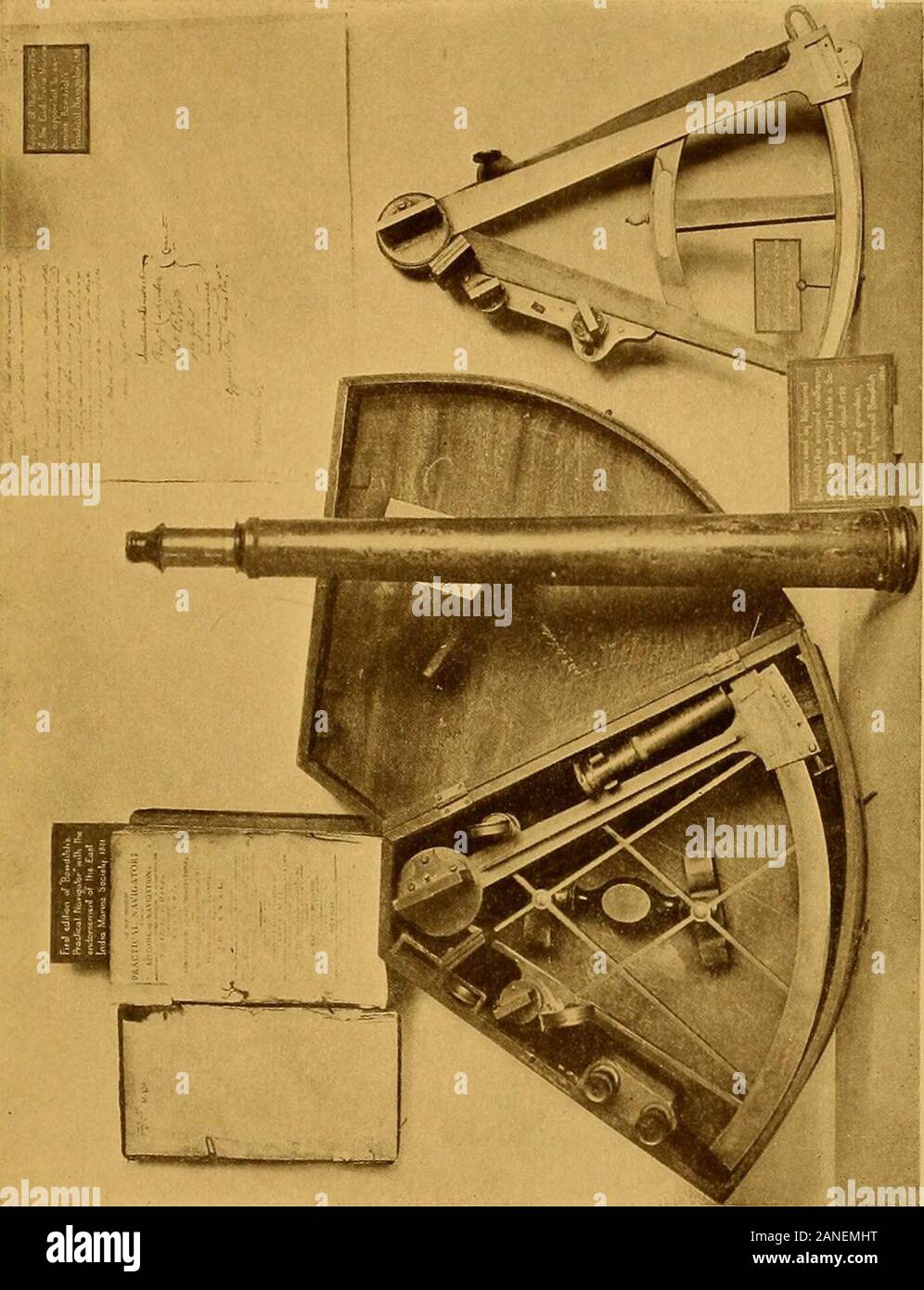 Die Marine Zimmer des Peabody Museum von Salem. 1901 und die Esperanto von 1920; thewhaling brig Viola, von Tarr & James im Jahr 1910 gebaut wurde, der die meisten successfulvessel mit viel Glück beim Sammeln von Ambra, die aber disappearedand hat nie von gehört seit Verlassen des Hafens im Jahr 1918. Die largestvessel gebaut bei Essex war der Dampfer vidette von 819 Tonnen von theyard von John James & Co. im Jahr 1880. In einem einzigen Jahr, Andrew Storybuilt dreizehn Schiffe; Adam Boyd in allen 200 Schiffe der largestnumber durch einen Builder aufgezeichnet; 60 Schiffe wurden bei Essex im Jahr 1852 gebaut. Das Essex Bauherren vertre Stockfoto