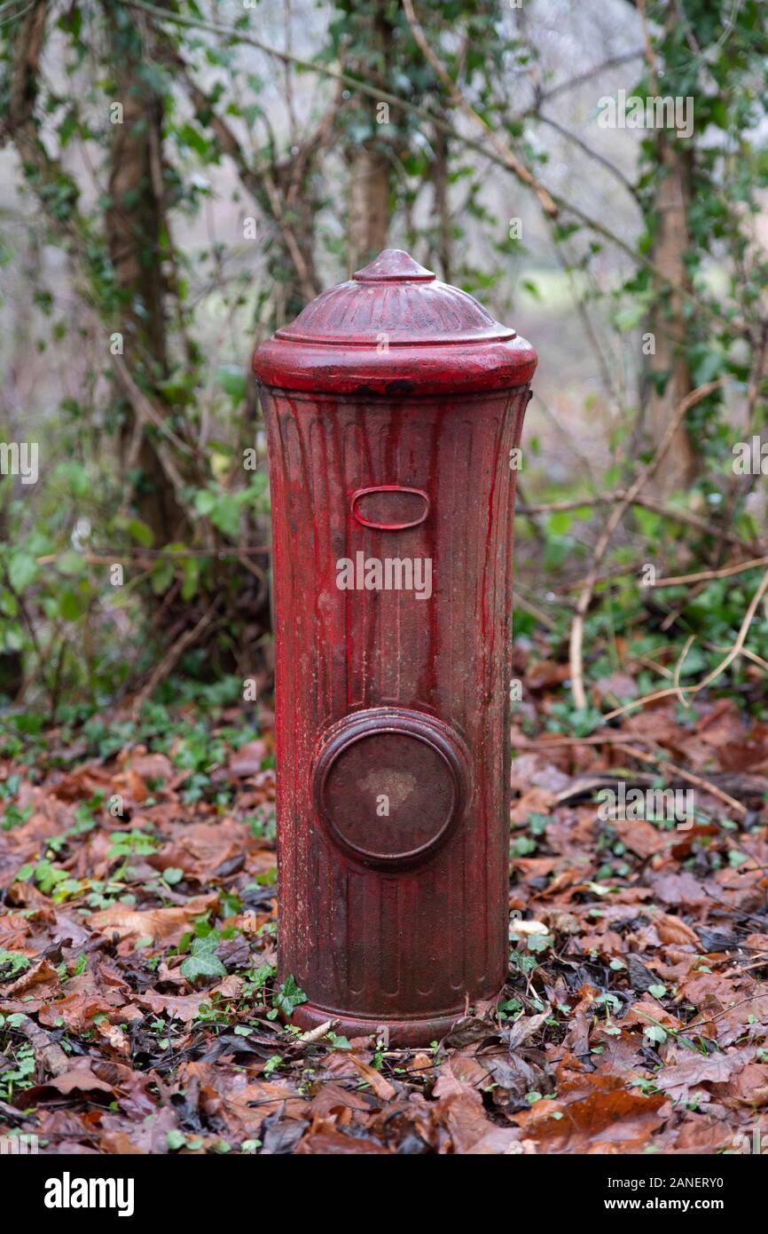 Red Fire Hydrant für die Brandbekämpfung Stockfoto