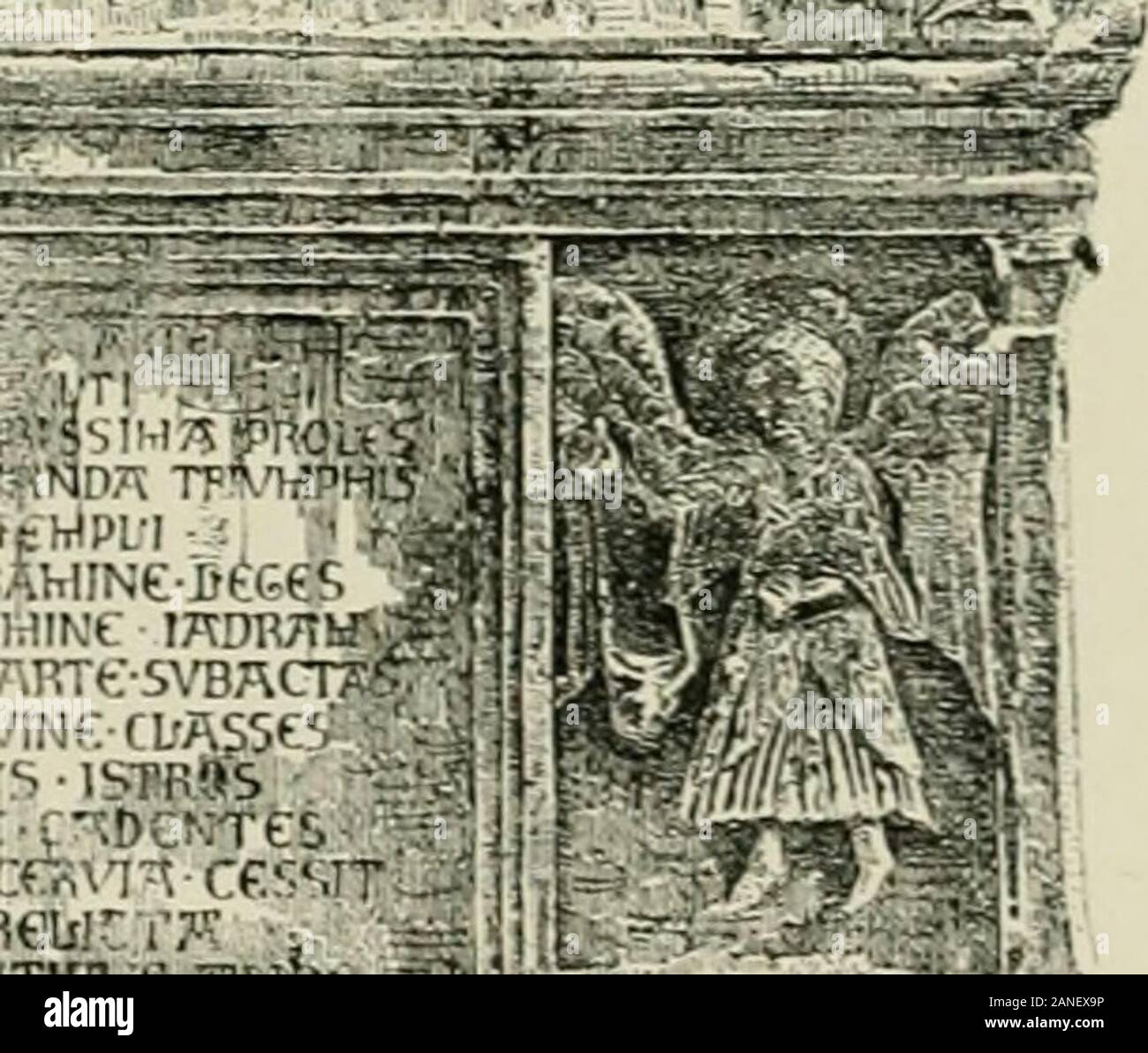 Architektur in Italien, von der sechsten bis zur elften Jahrhundert, historische und kritische Forschungen. Kf: 7. J: Es..= srii -> ir. Ich?? •., [^-:- [ilrHfVP^:; iaii,^:-ic rifDiv u .. - Iriri Ty ^H!* HI5 • - j. nv,/. a, itivi> ?? v, il; tipiIO rATHIfl Sf-Df! IIT-POST-M/MTreSTOAi,. KiJpjT riRii; tToi ;-; mMcep.; - L-rtVRfMTivsisTP! Ich (s i-r riOh Rw-Rtvsiciir; rriGtNTi sTKrvGc-f-. ocKrc 5 -=??--PM (IT-UF-J/P 1.^0 S. mtlC SBDITA CCKMT vgl.; -.T. W-SiilsjWOi^ imn: BtiK iJJ^^ ii/. s-y^Trf^ ff ivfAiOBnT. o-III-m Abb. 16.- llio Sarkophag in der Kirche SS. - Johannes und Paulus in Venedig. Von zwei achteckigen Pfeilern mit Ca]) ita verziert Stockfoto
