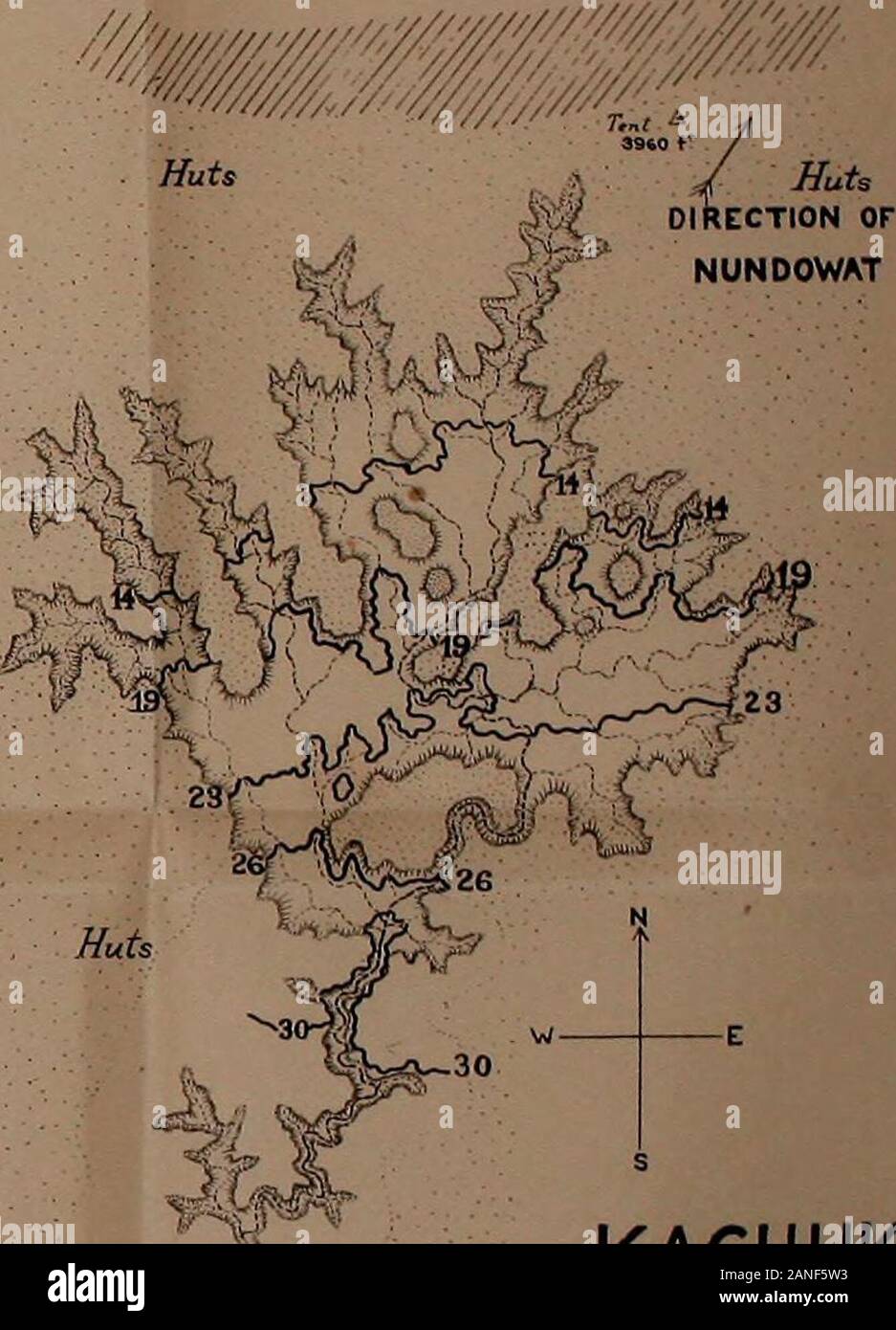 Die Zeitschrift der Geologischen Gesellschaft in London. - V-V-NT. Minze,, SW N "Pn" iin" - Basatt EZ! Alluvium fcL^ssS AmpKiUlit., 4&lt;: E3R. gur E3 fyartx - Es^ siwrooXEig Abb. 3. PLAN DER BERGSPITZE DES MIOZÄN BETTEN an KACHUKU. Hütte. KACHUKU # ufs Stockfoto