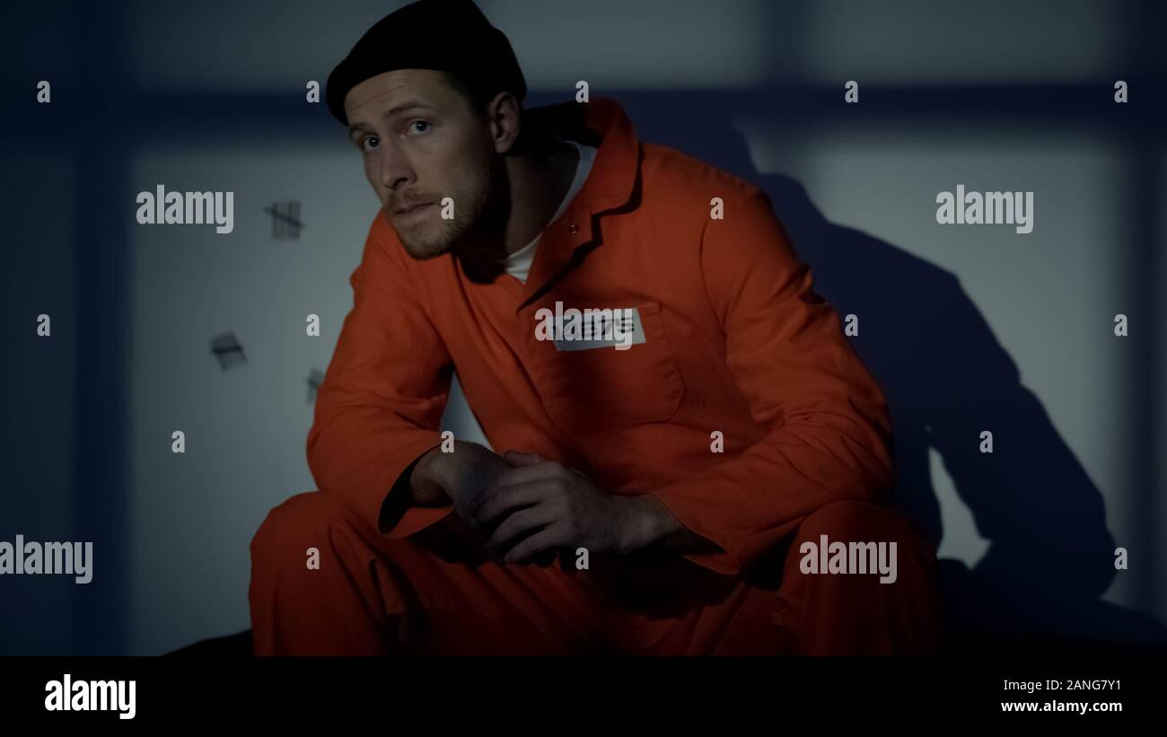 Mann mit Planung Gefängnis entkommen, gefährliche Waffe, Brechen von Regeln inhaftiert Stockfoto