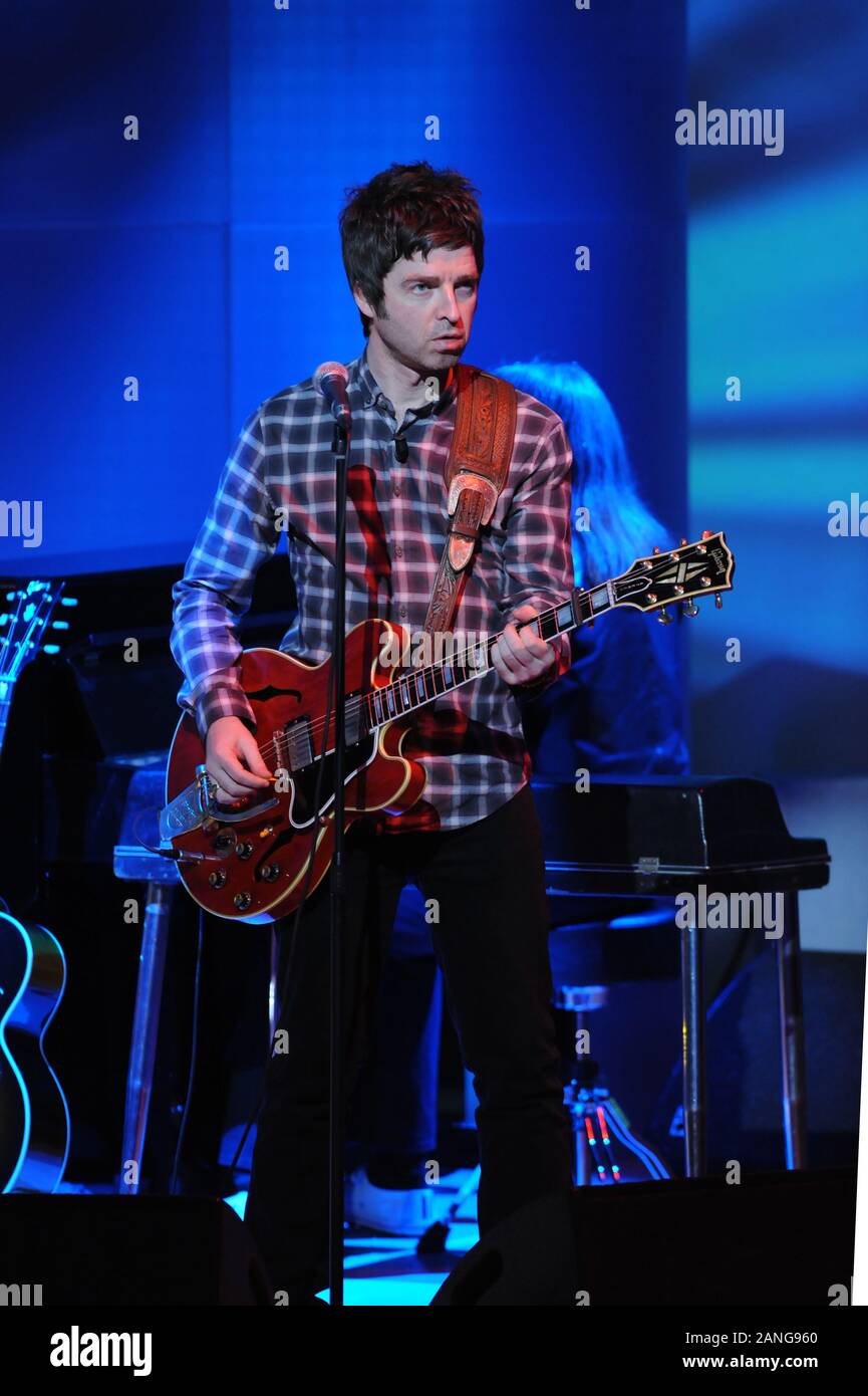 Mailand Italien 09.11.2008, live Konzert der Oase am Rai Studien: Noel Gallagher während des Konzerts Stockfoto