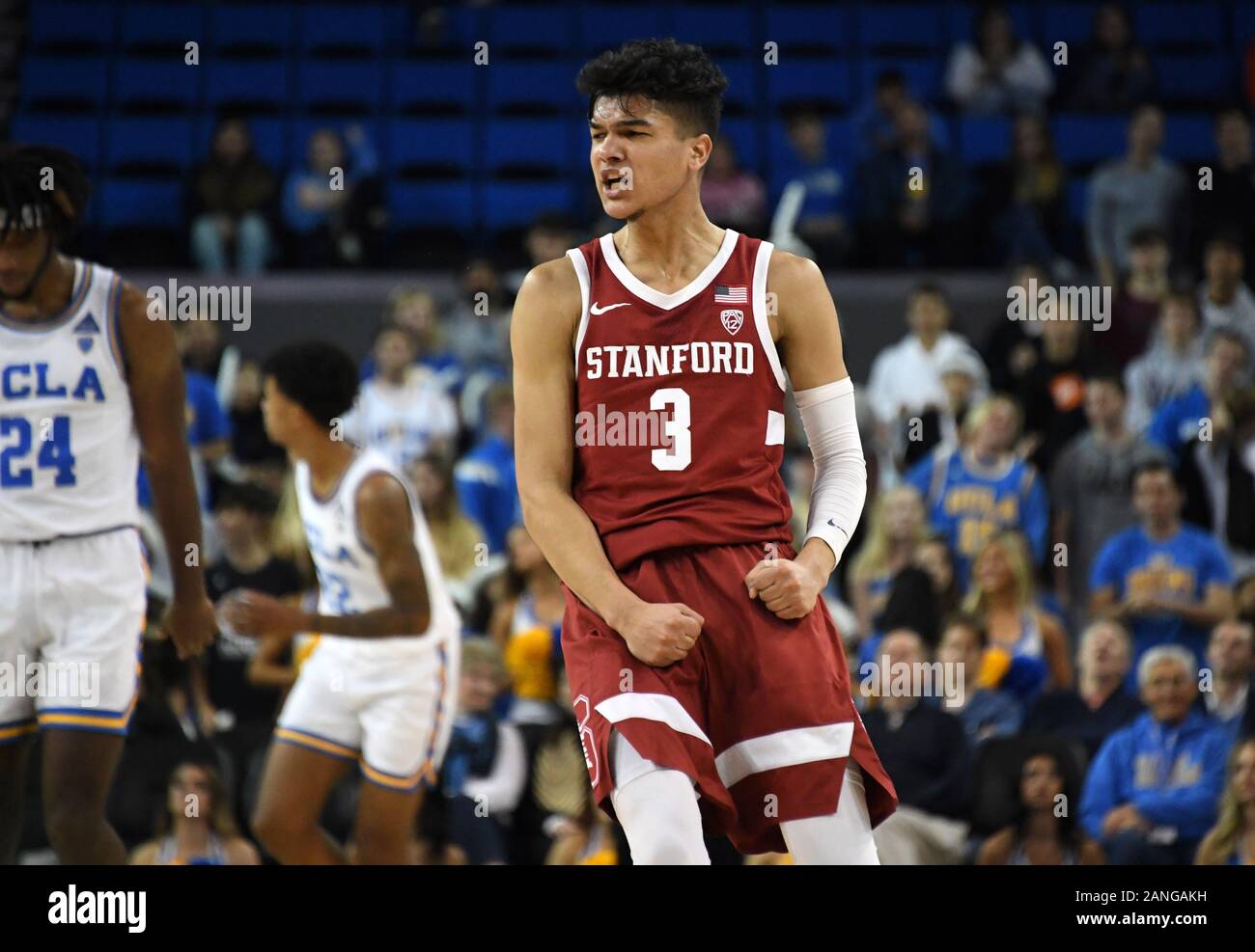 Jan 15, 2020, Los Angeles, Kalifornien, USA; Stanford Cardinal guard Tyrell Terry (3) feiert nach einer 3-Punkt Korb in der zweiten Hälfte gegen den UCLA Bruins an Pauley Pavillion. Stanford besiegte UCLA 74-59. (Foto von IOS/ESPA-Bilder) Stockfoto