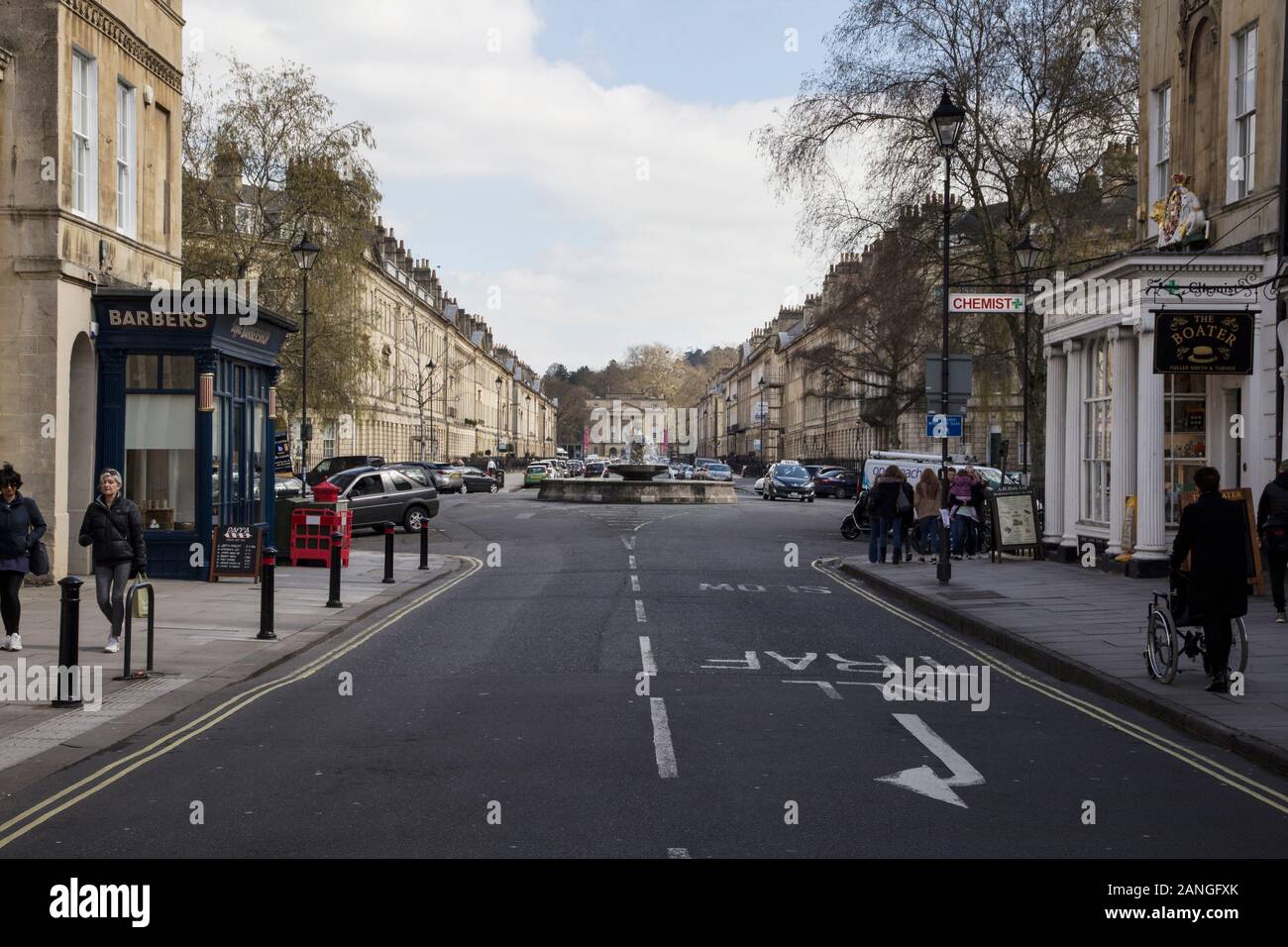 Badewanne, Großbritannien - 10 April, 2019. Straßen von Bad mit georgianischer Architektur. Bath, England, UK, 10. April 2019 Stockfoto