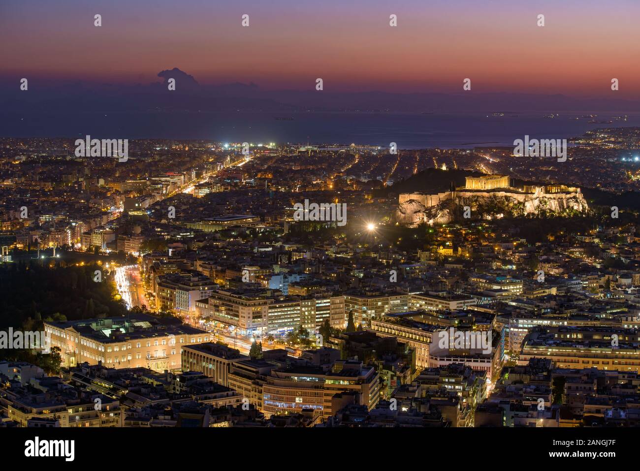 Panoramablick auf die Stadt Athen von lykavittos Hill bei Sonnenuntergang Zeit Stockfoto